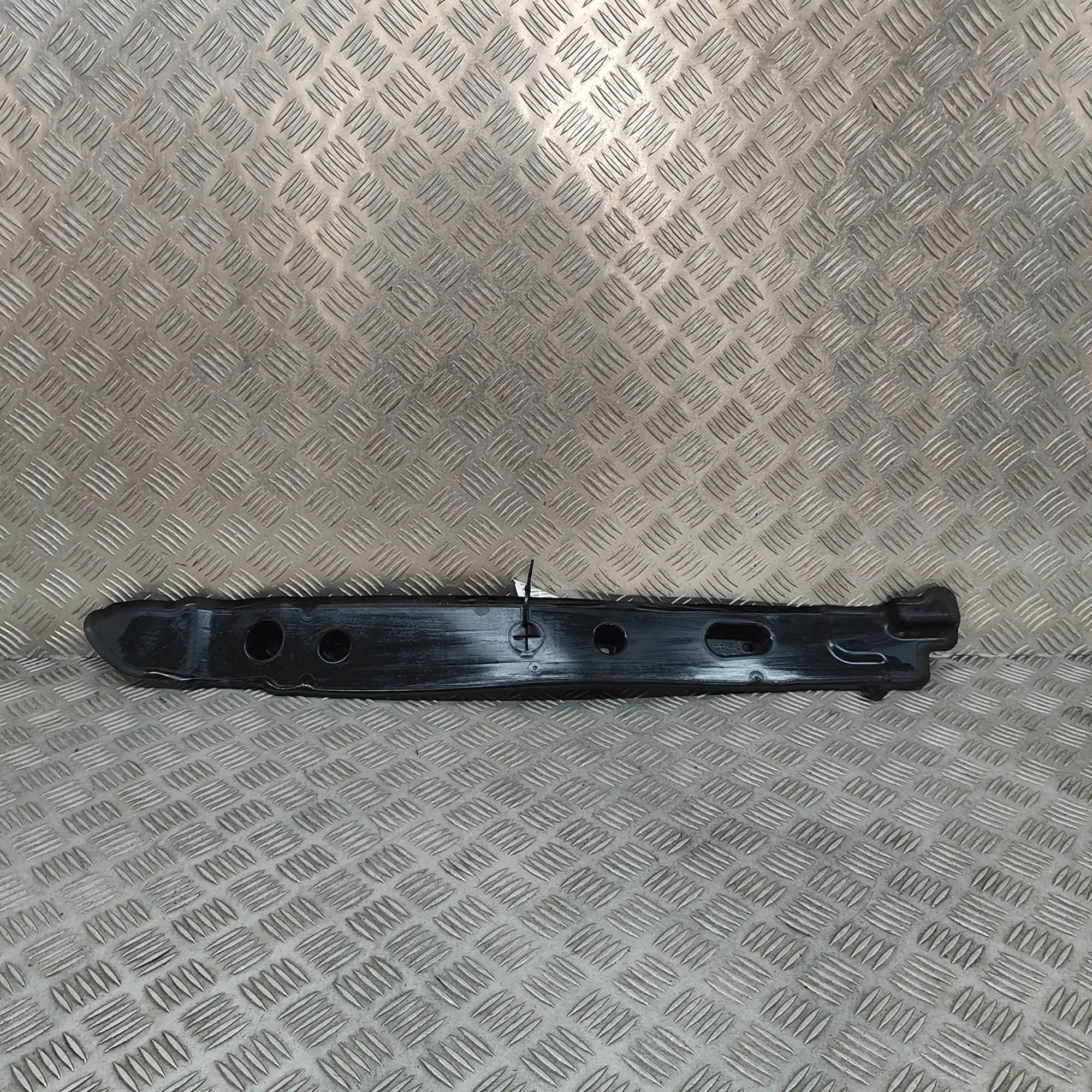 Land Rover Range Rover Sport (L461) Plastic fender panel — front left Plastic fender panel — front left — LAND ROVER ...