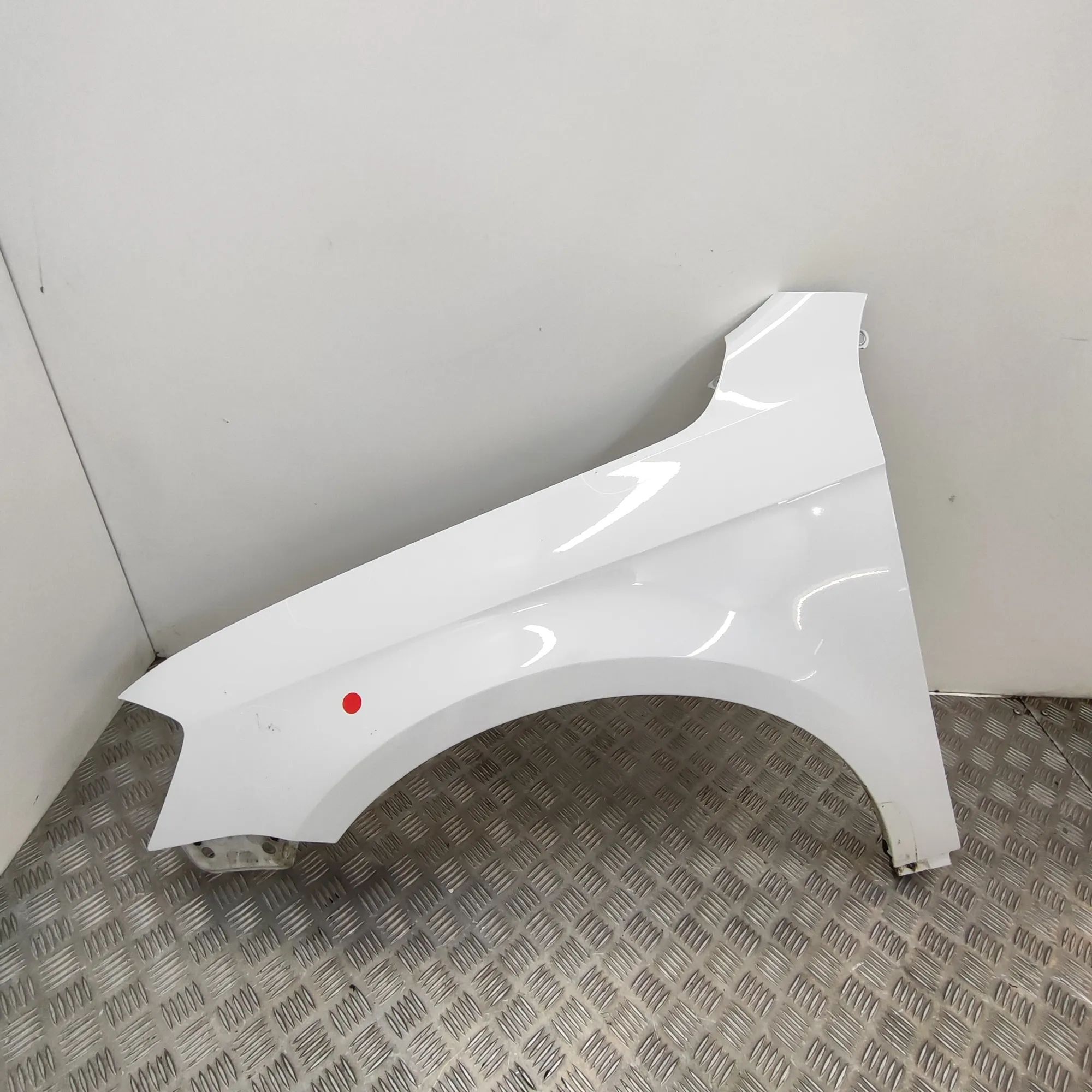 Volkswagen Passat (B7) Front Left Fender Front Left Fender — VW PASSAT (Variant B7 365) ...