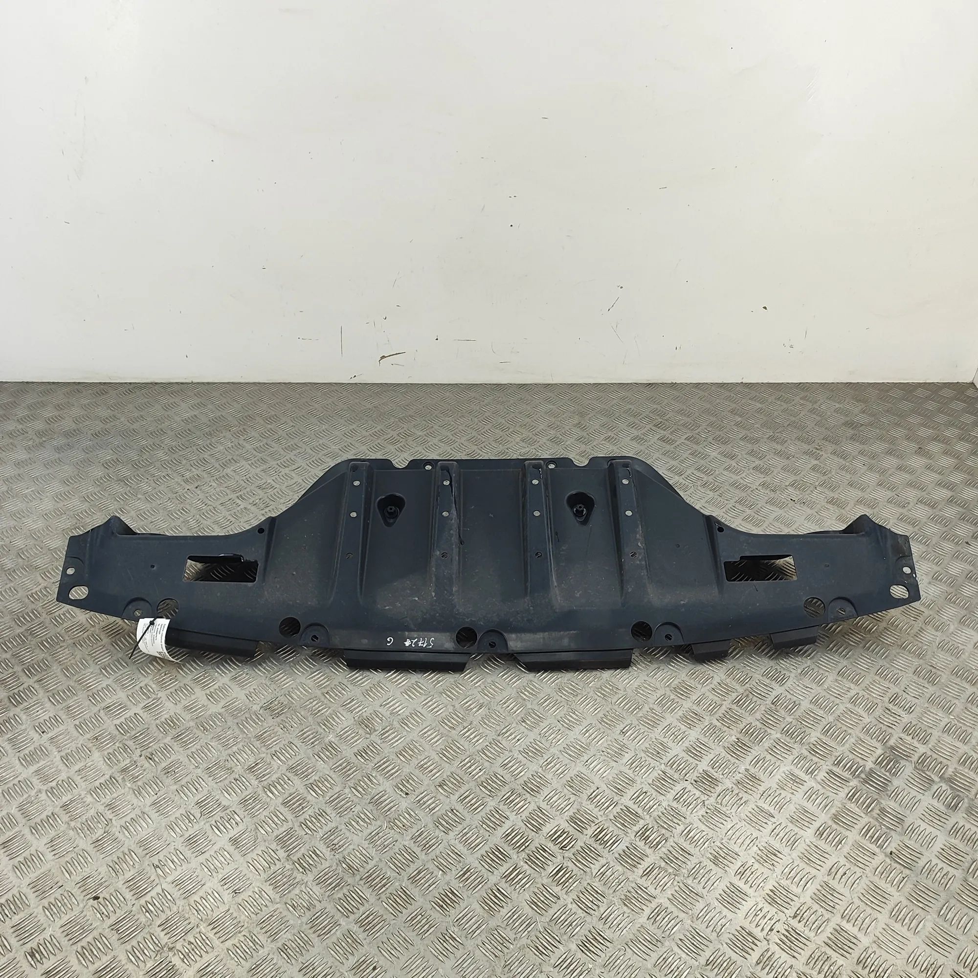Kia Niro Rear Middle Underbody Cover Rear Middle Underbody Cover — KIA NIRO (II) (20...