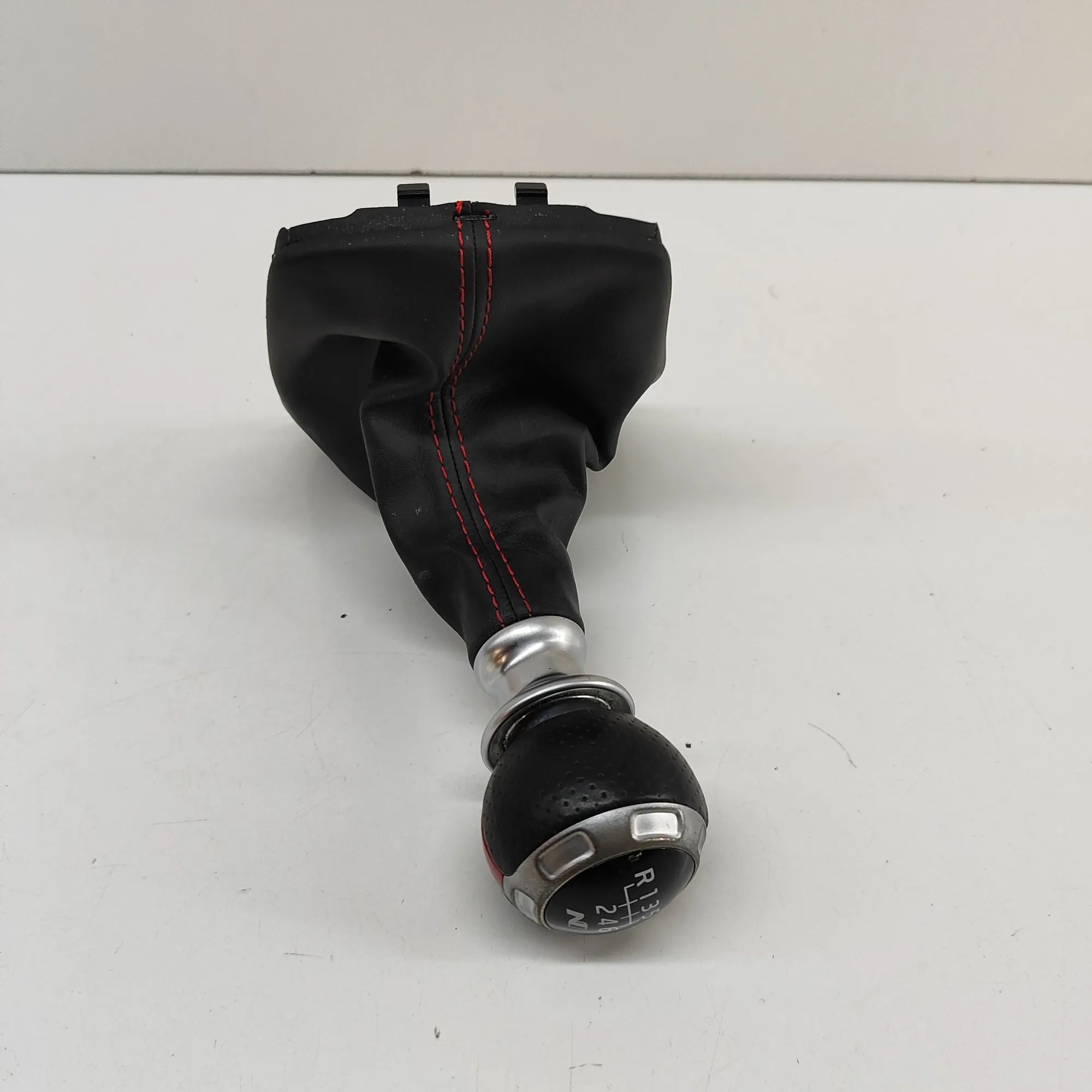 Hyundai Kona Gear lever knob Gear lever knob — HYUNDAI KONA (2017-...) — 437...