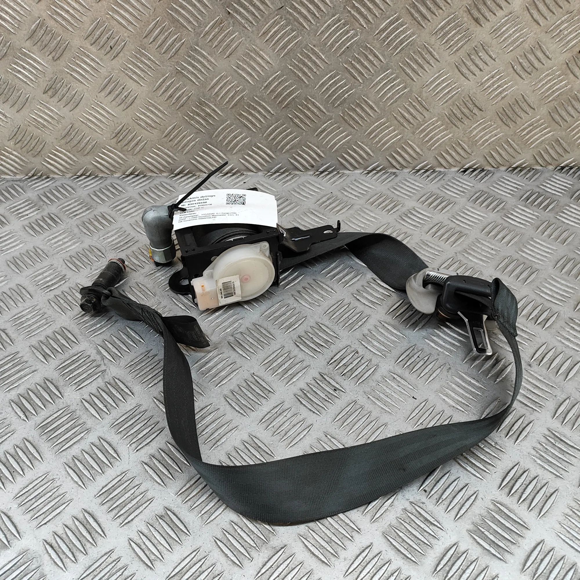 Hyundai H-1 Front Right Seatbelt Front Right Seatbelt — HYUNDAI H-1 (Cargo TQ) (...
