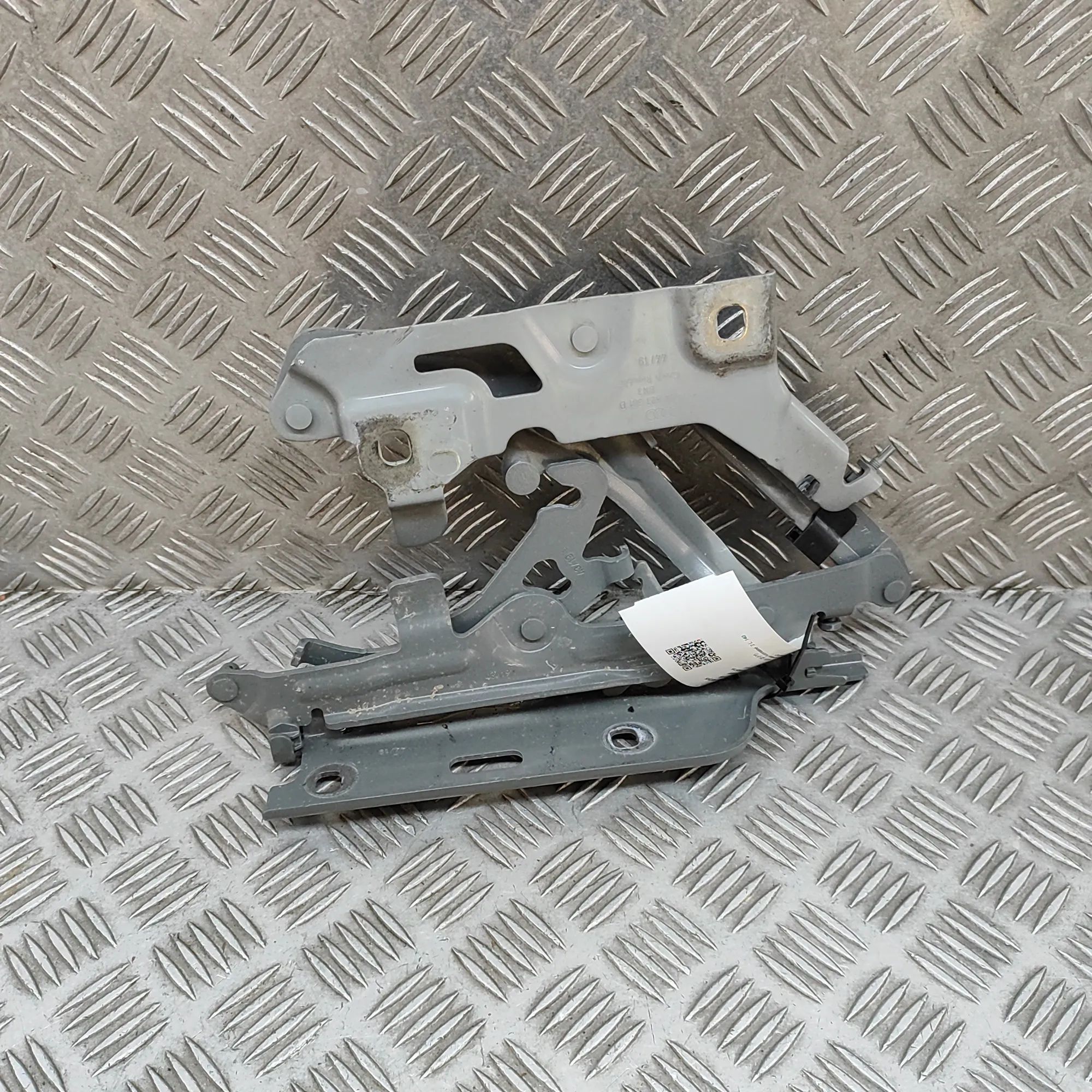 Audi Q5 (FY) Bonnet hinge — front left Bonnet hinge — front left — AUDI Q5 (FY) (2016-...
