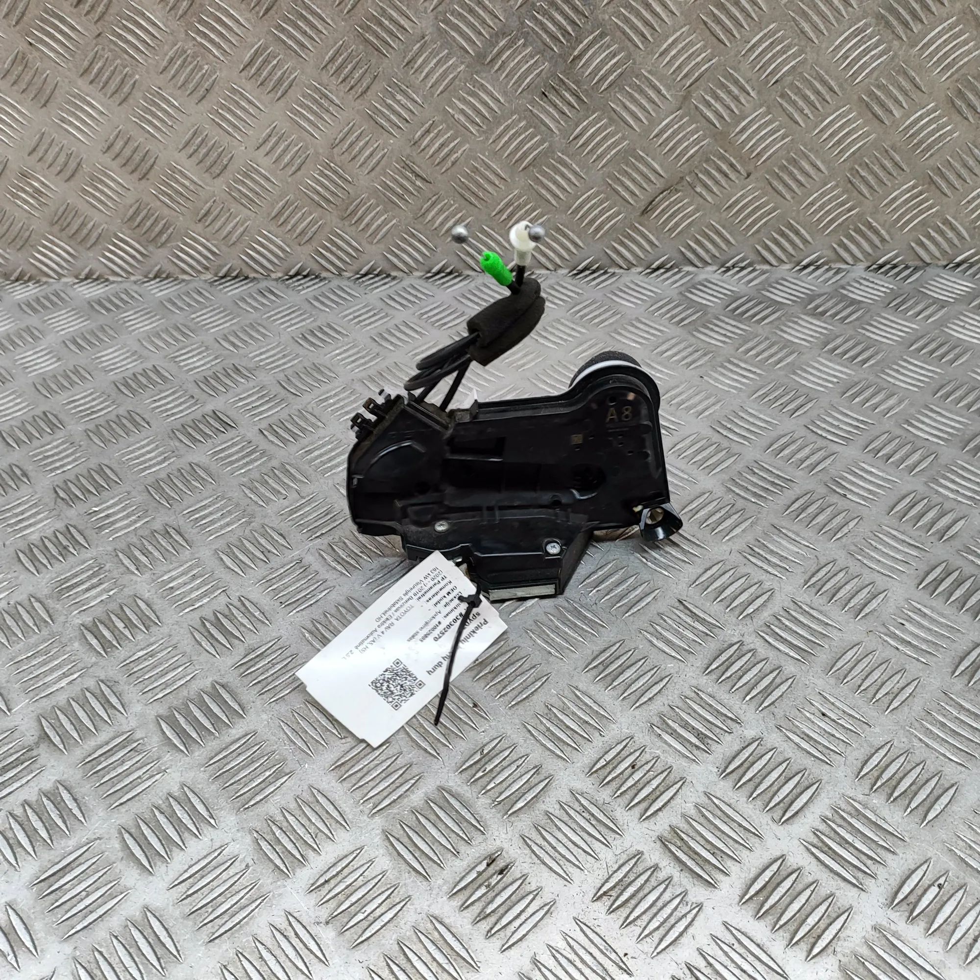 Toyota RAV4 (XA40) Door lock — front left Door lock — front left — TOYOTA RAV (4 V XA50) ...