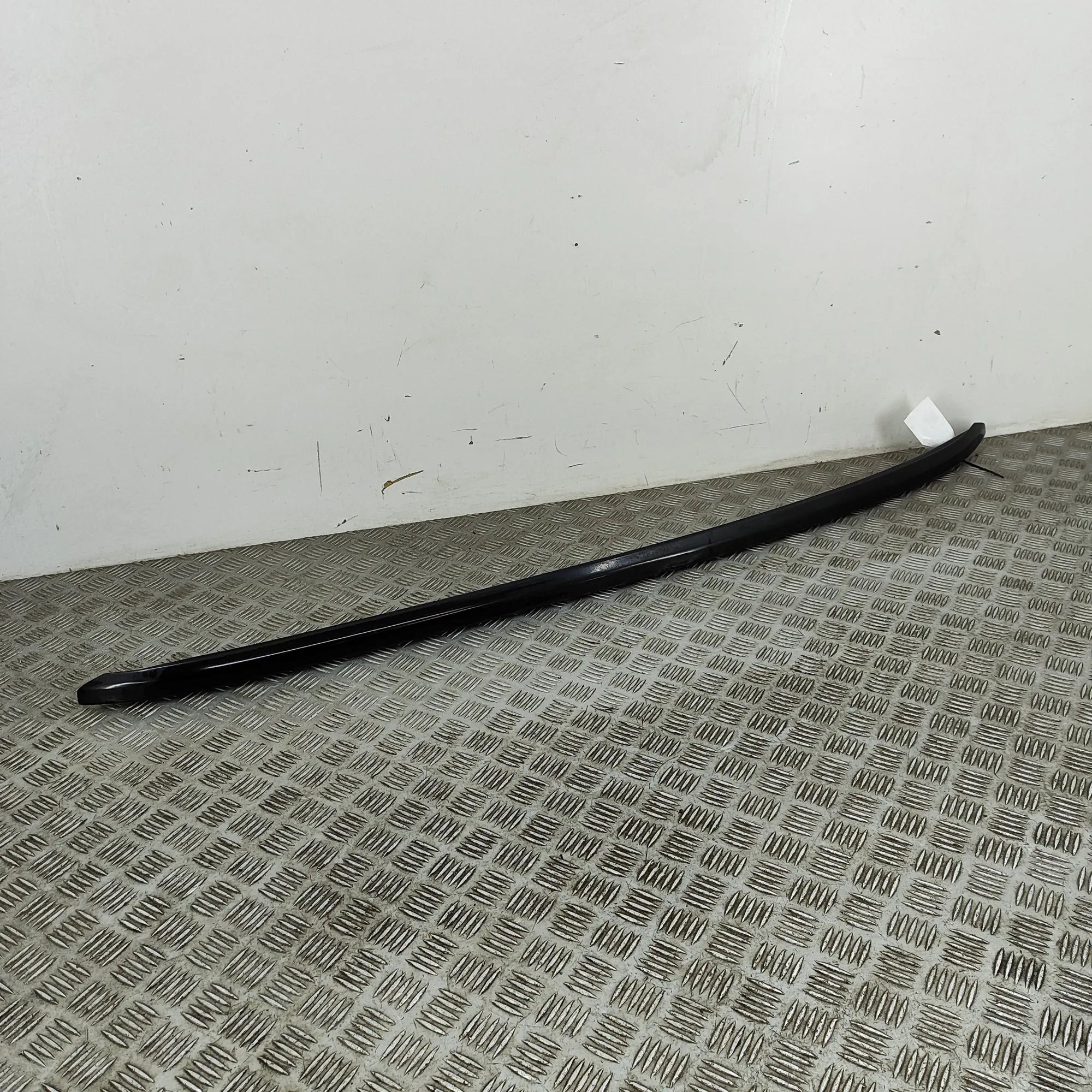 Porsche Macan Left Side Roof Rail Left Side Roof Rail — PORSCHE MACAN (95B) (2014...