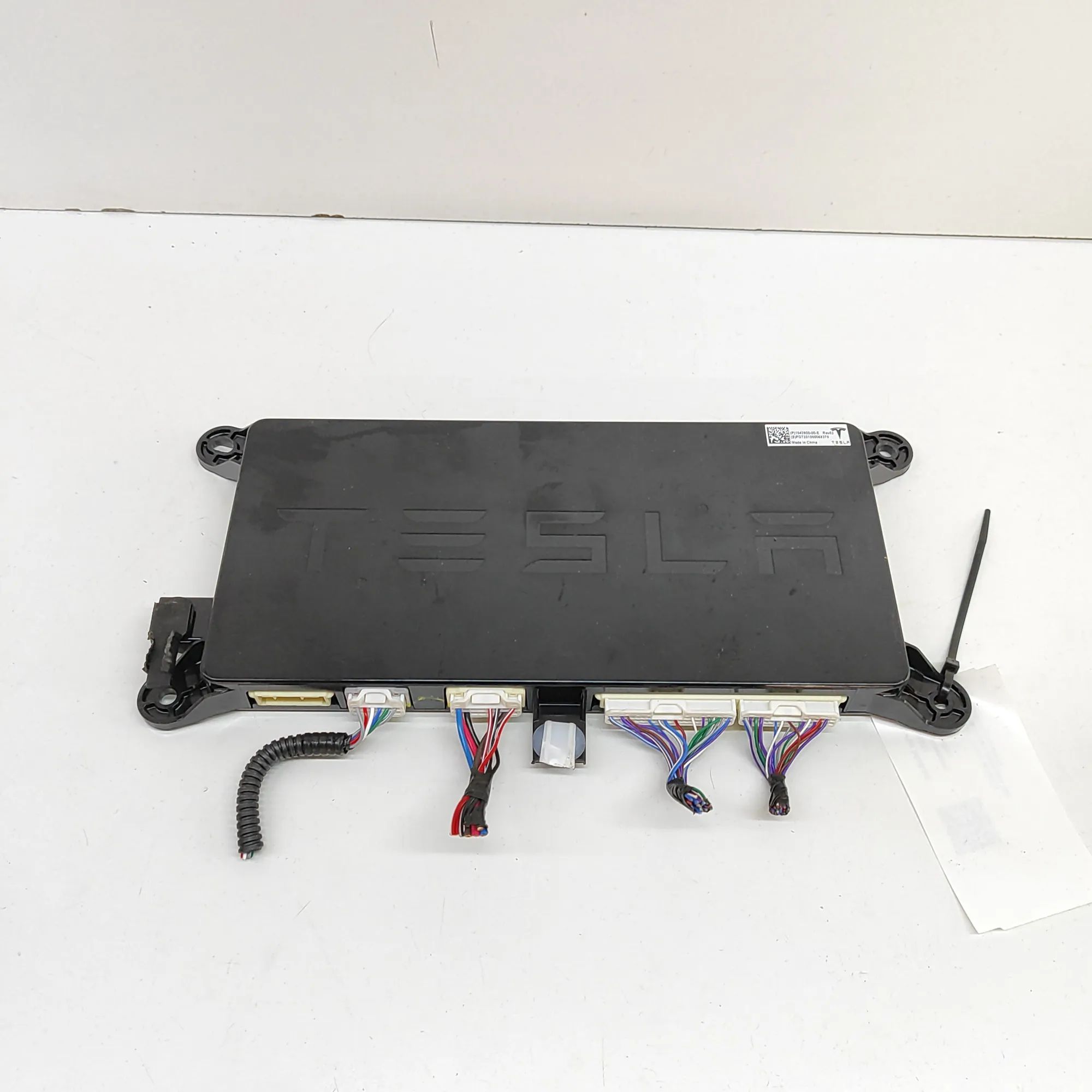 Tesla Model X Comfort Control Unit Comfort Control Unit — TESLA MODEL X (2013-...)...