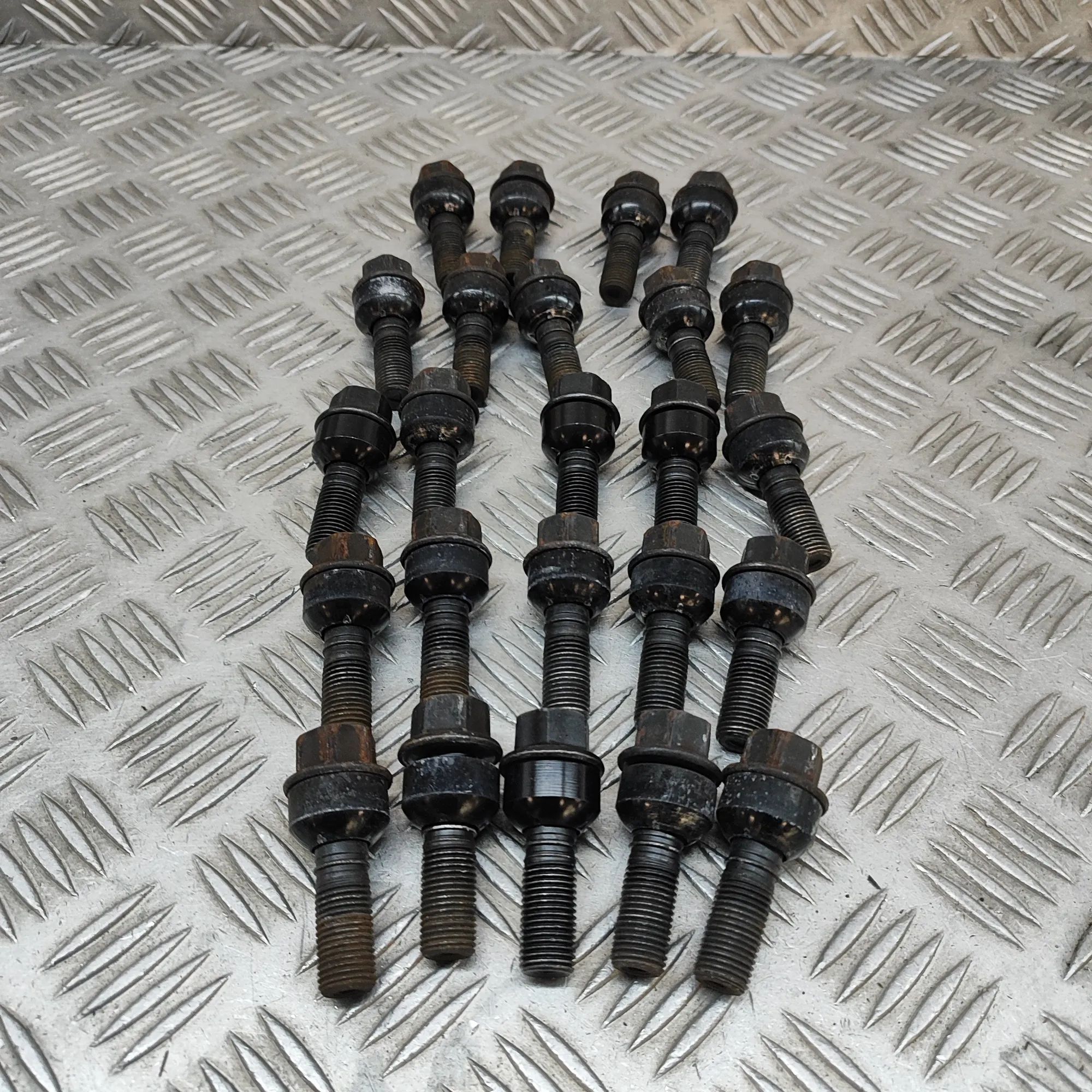 Porsche Cayenne Wheel Screws Kit Wheel Screws Kit — PORSCHE CAYENNE (Coupe 9YB) ...
