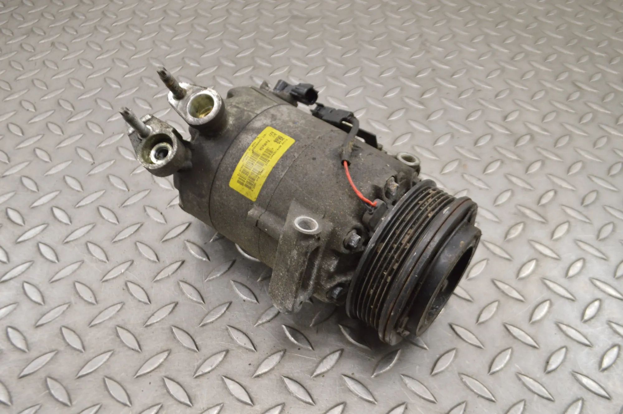 Ford Fiesta Air-conditioning compressor Air-conditioning compressor — FORD FIESTA (VI) ...