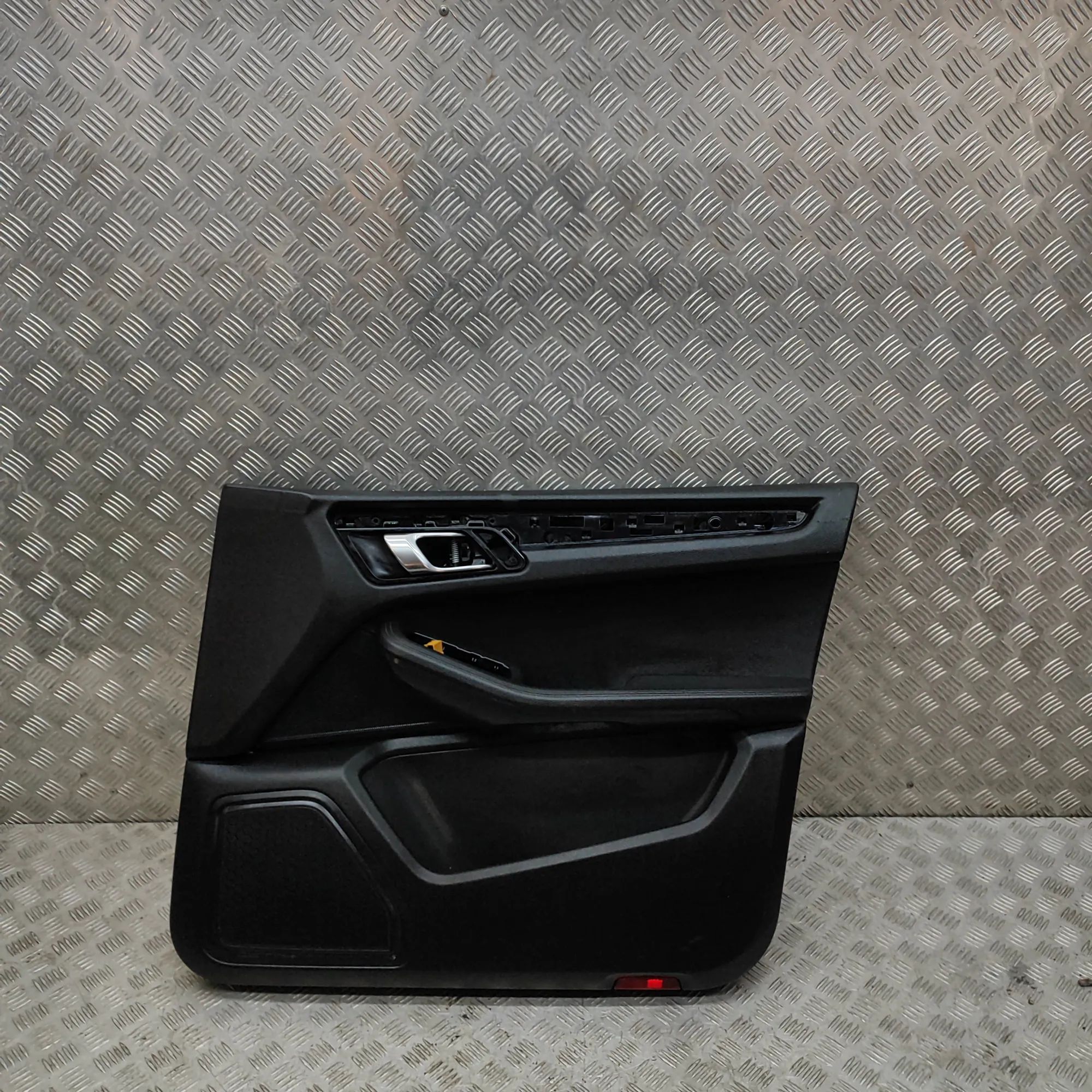 Porsche Macan Front Right Door Panel Front Right Door Panel — PORSCHE MACAN (95B) (2...