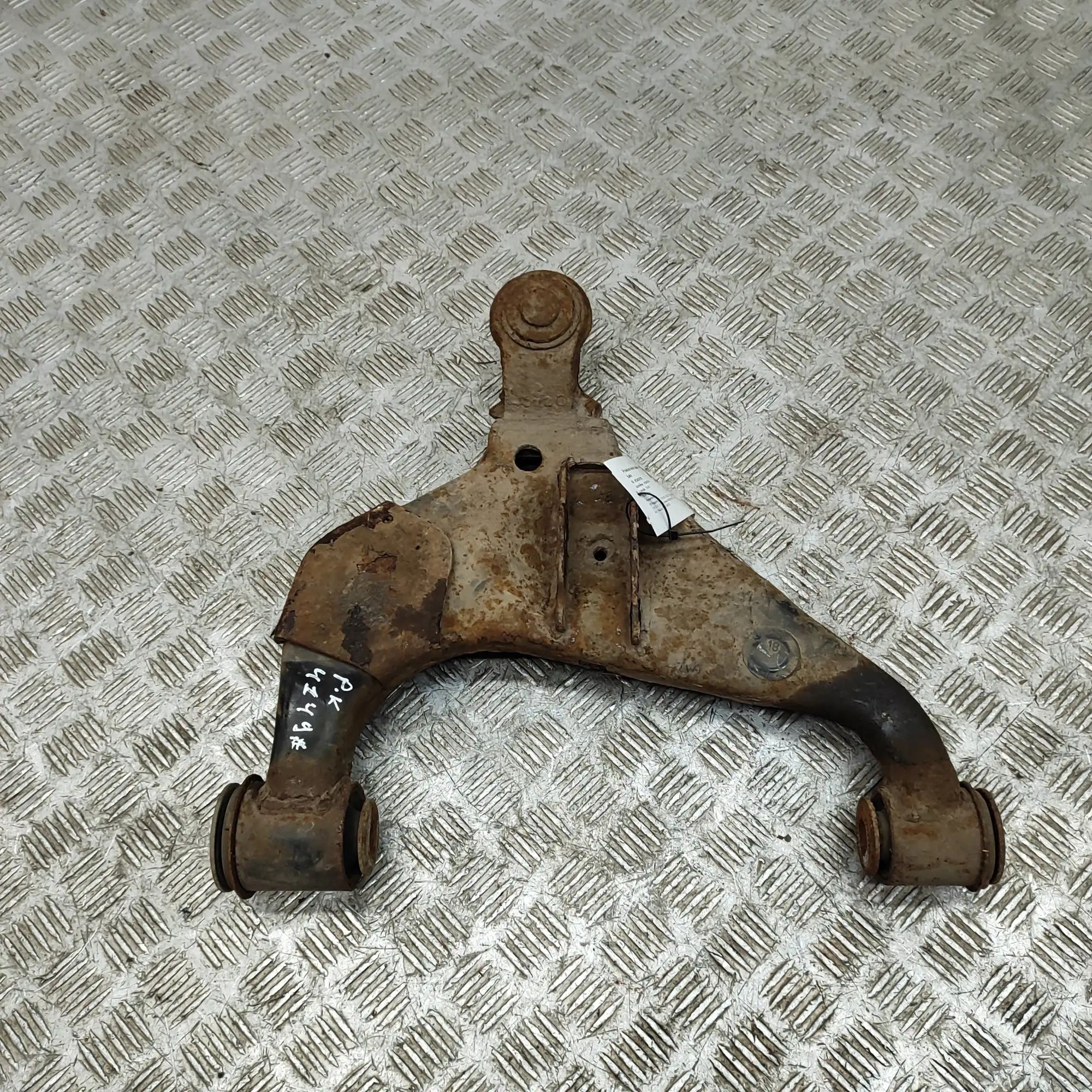 Toyota Hilux Front Left Lower Control Arm Front Left Lower Control Arm — TOYOTA HILUX (VI...