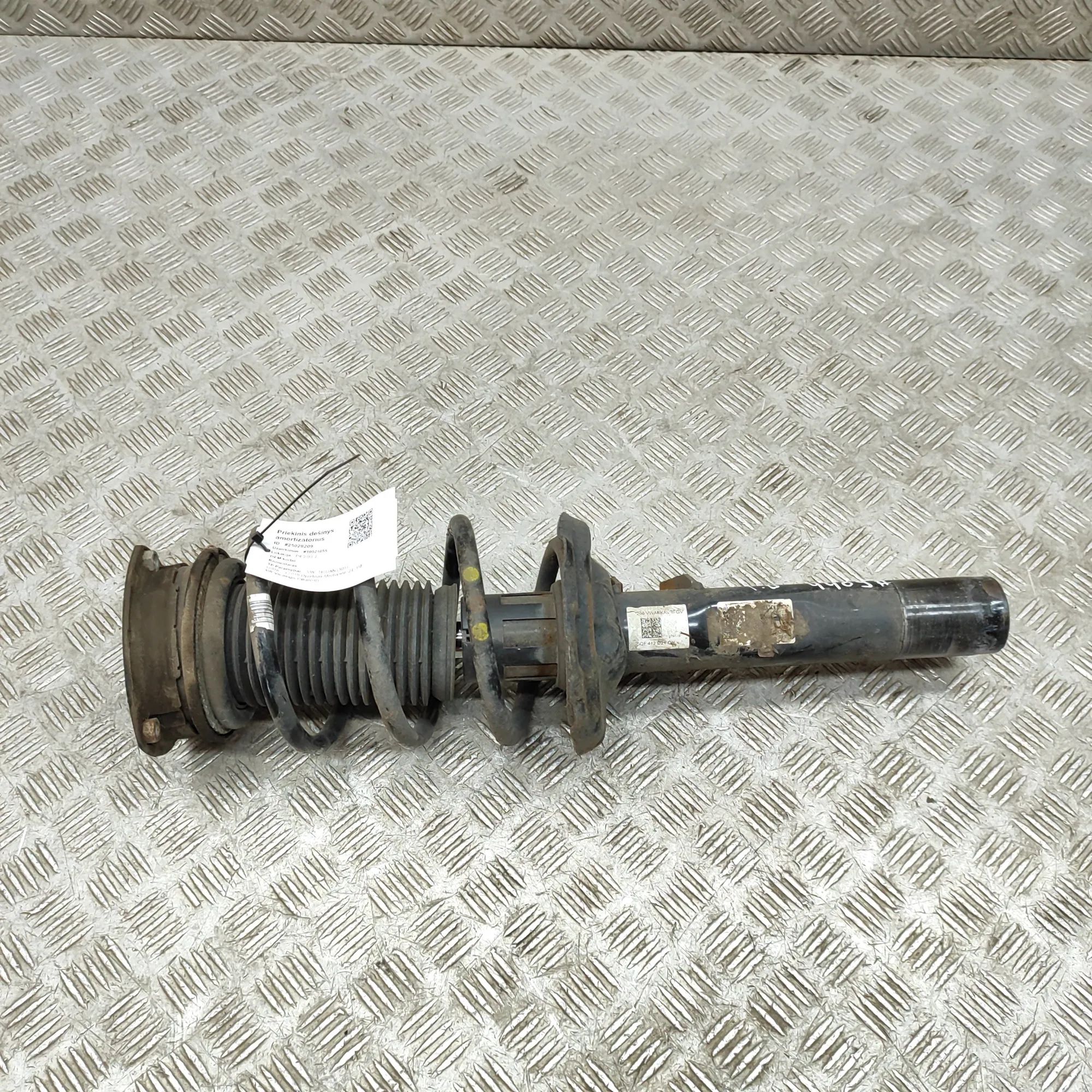 Volkswagen Tiguan Shock absorber — front right Shock absorber — front right — VW TIGUAN (AD1) ...