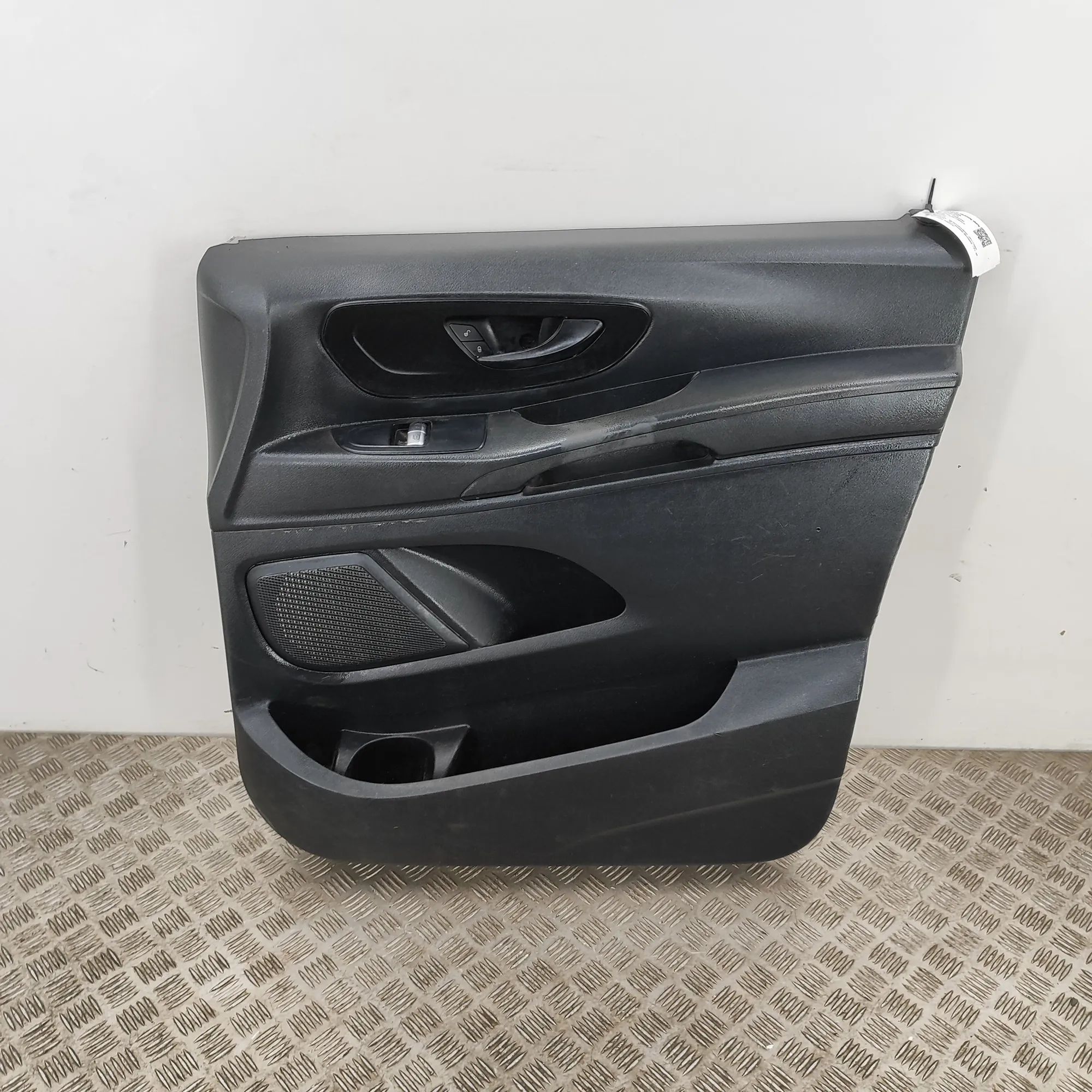 Mercedes-Benz V / Vito / EQV (W447) Front Right Door Panel Front Right Door Panel — MERCEDES BENZ VITO (Va...