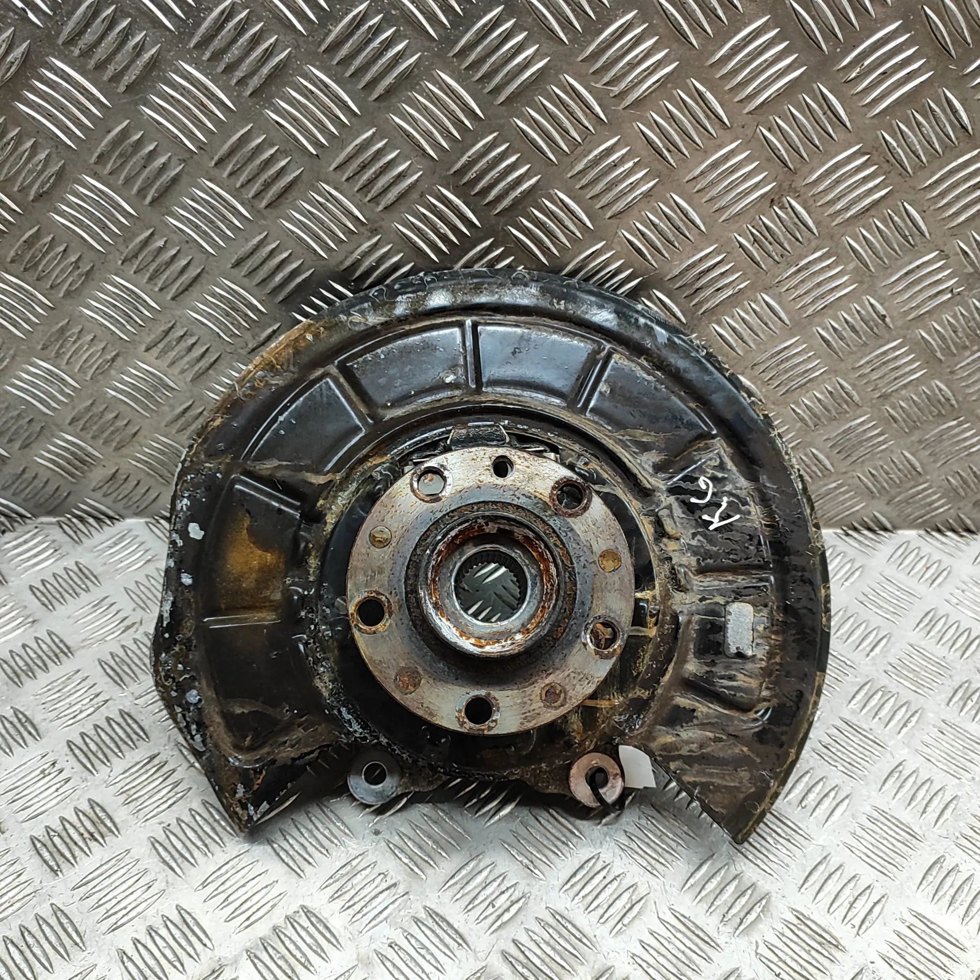 Maserati Ghibli Rear Left Wheel Hub Spindle Rear Left Wheel Hub Spindle — MASERATI GHIBLI (...