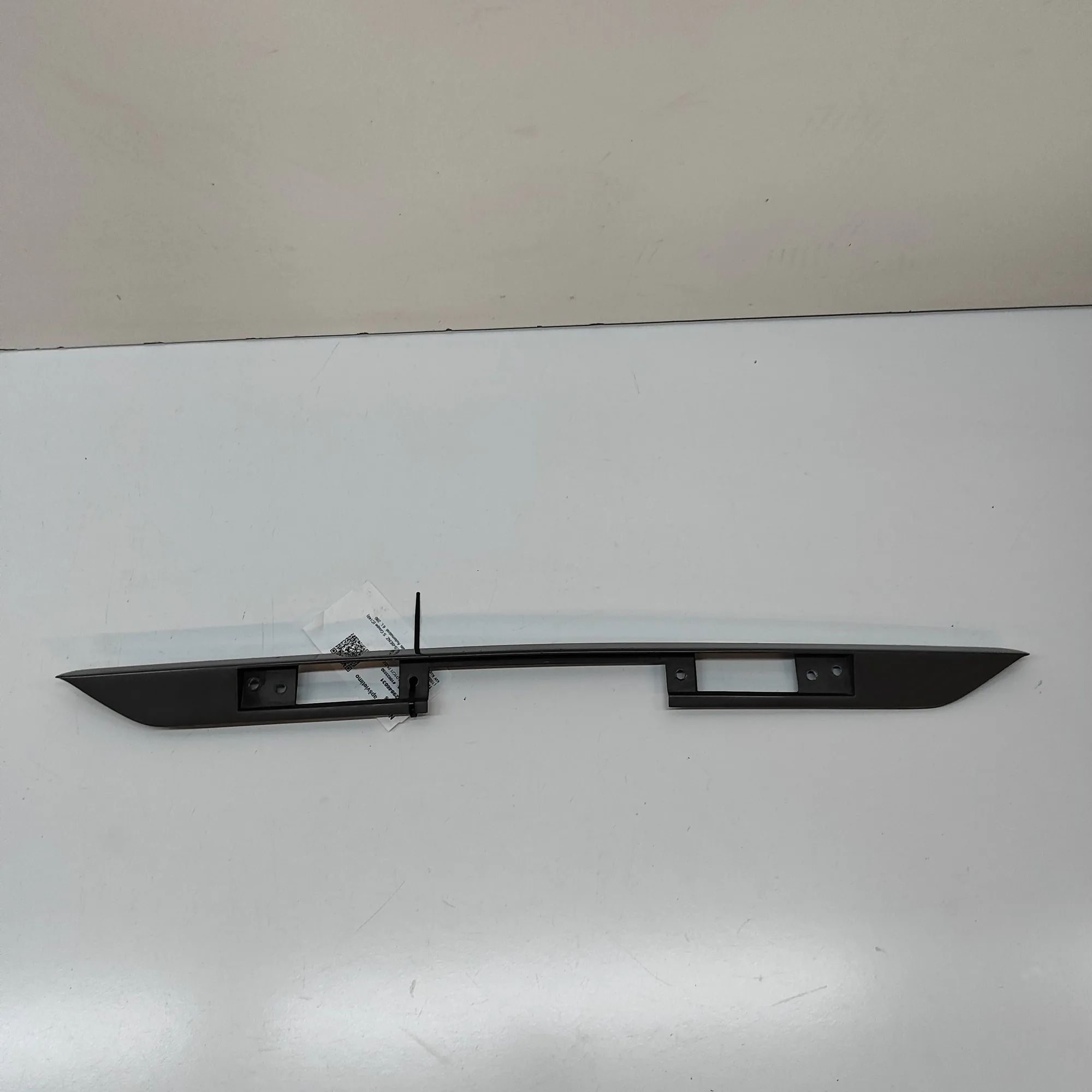 Mercedes-Benz SEC / S Coupe / CL (C140) Number-plate light holder trim Number-plate light holder trim — MERCEDES BENZ ...