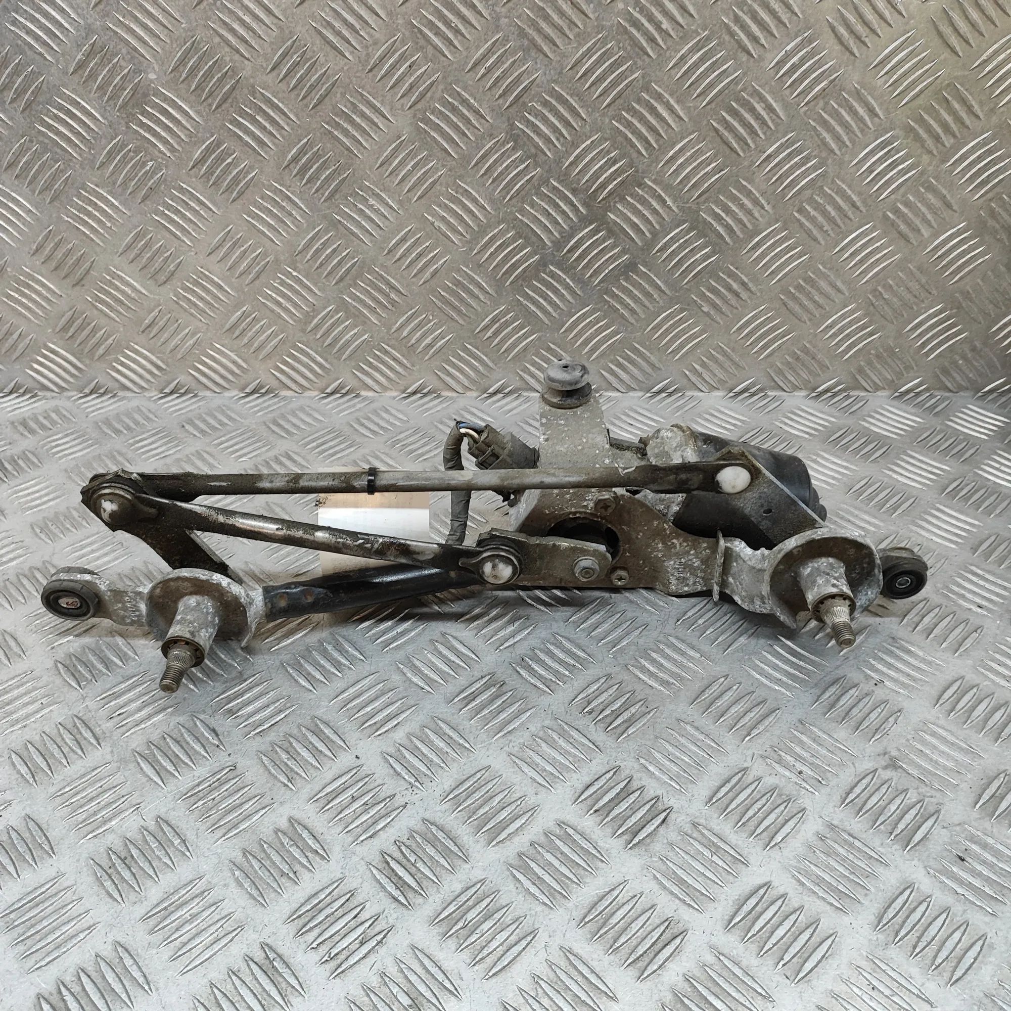 Hyundai i30 Front Windshield Wiper Mechanism Front Windshield Wiper Mechanism — HYUNDAI I30 ...