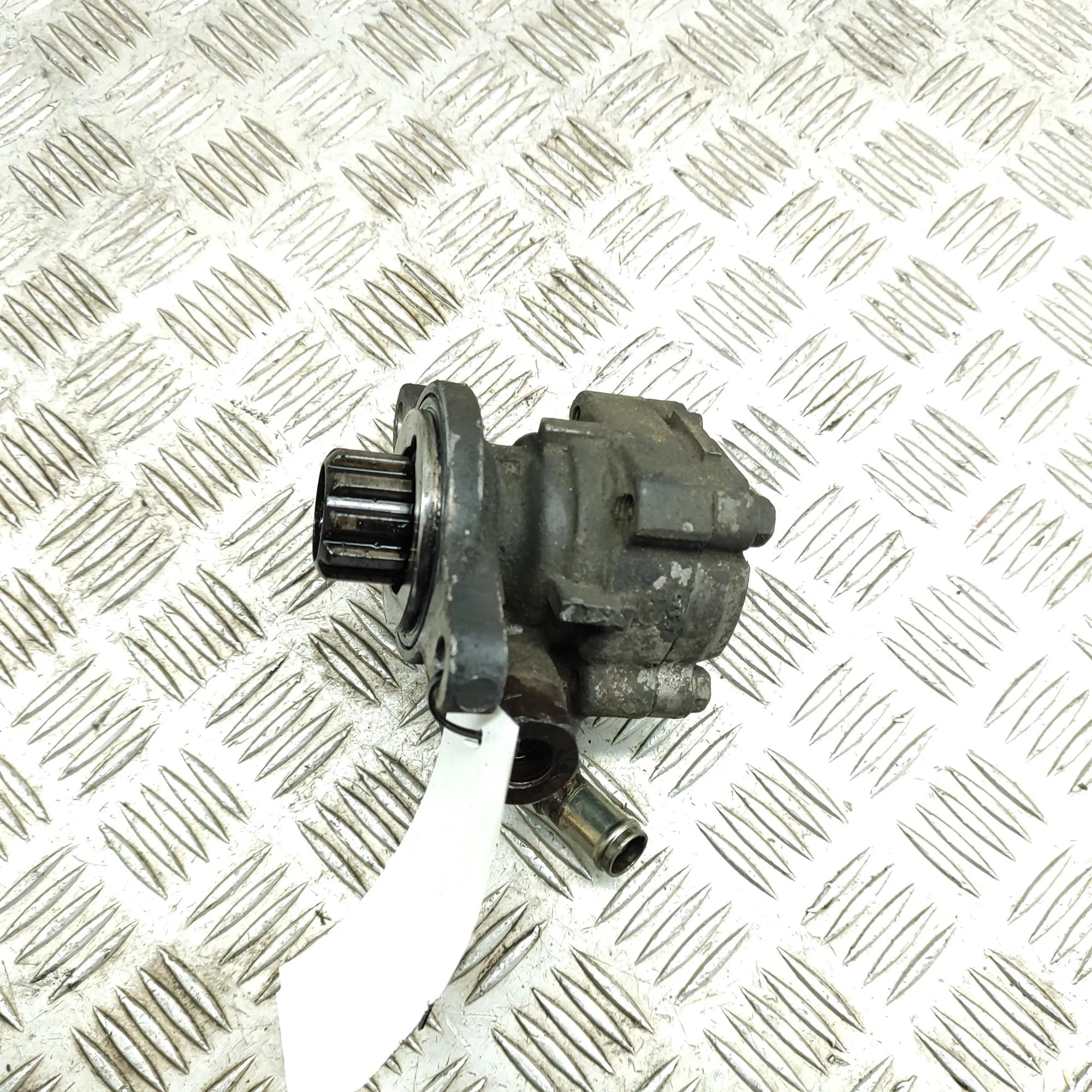 Toyota Hilux Power-steering pump Power-steering pump — TOYOTA HILUX (VII Pick-up...