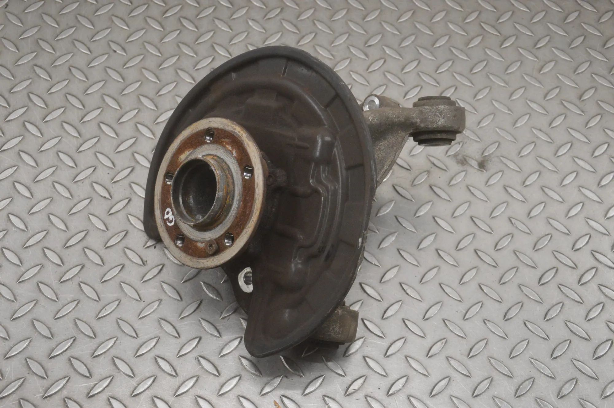 Mercedes-Benz CLA (C118) Rear Right Wheel Hub Rear Right Wheel Hub — MERCEDES BENZ CLA (Coupe...