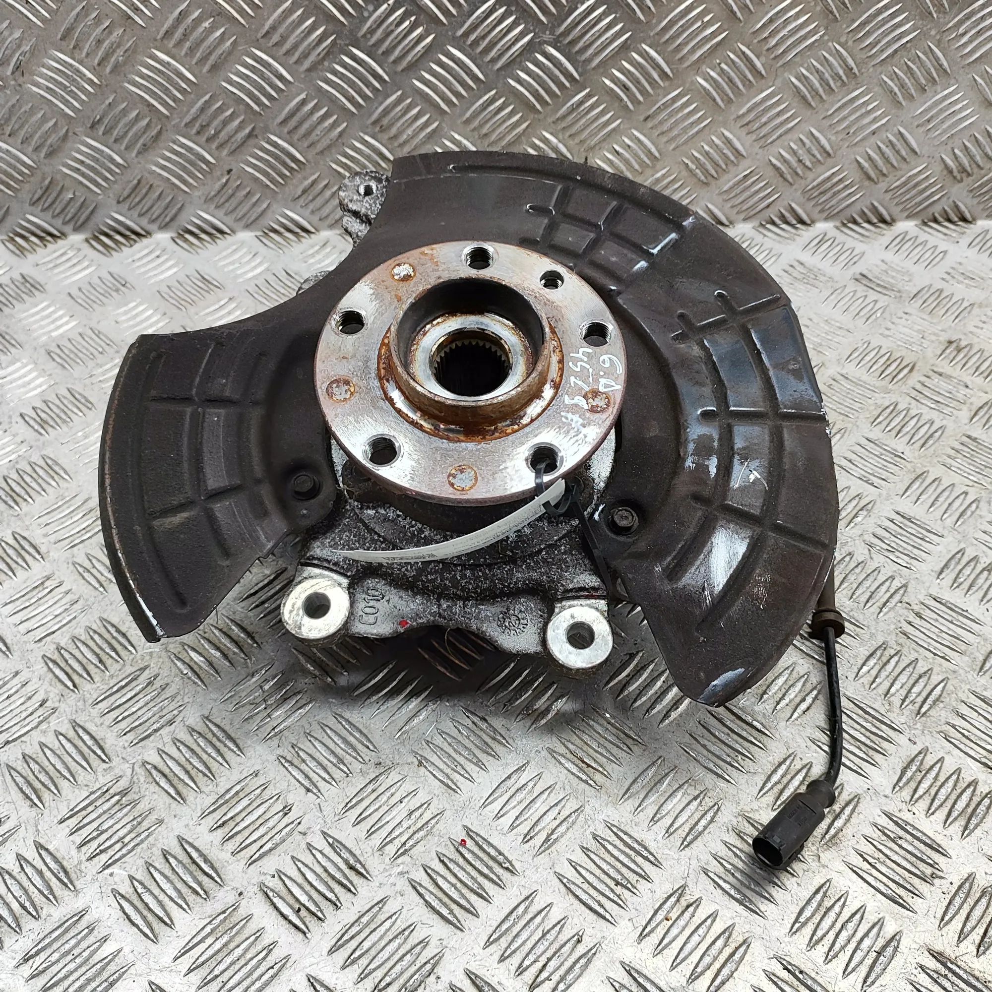 Maserati Ghibli Rear Right Wheel Hub Rear Right Wheel Hub — MASERATI GHIBLI (M157) (...