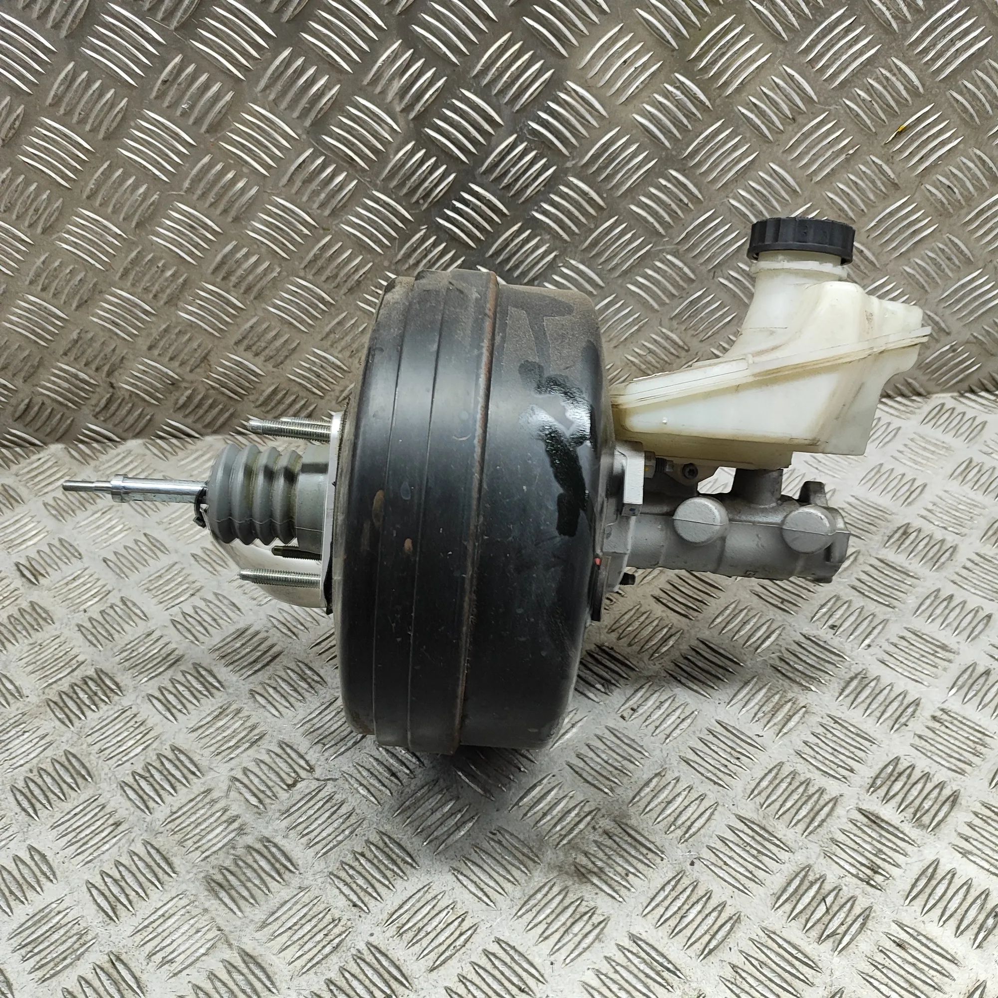 Maserati Ghibli Brake Servo Booster Brake Servo Booster — MASERATI GHIBLI (M157) (2...