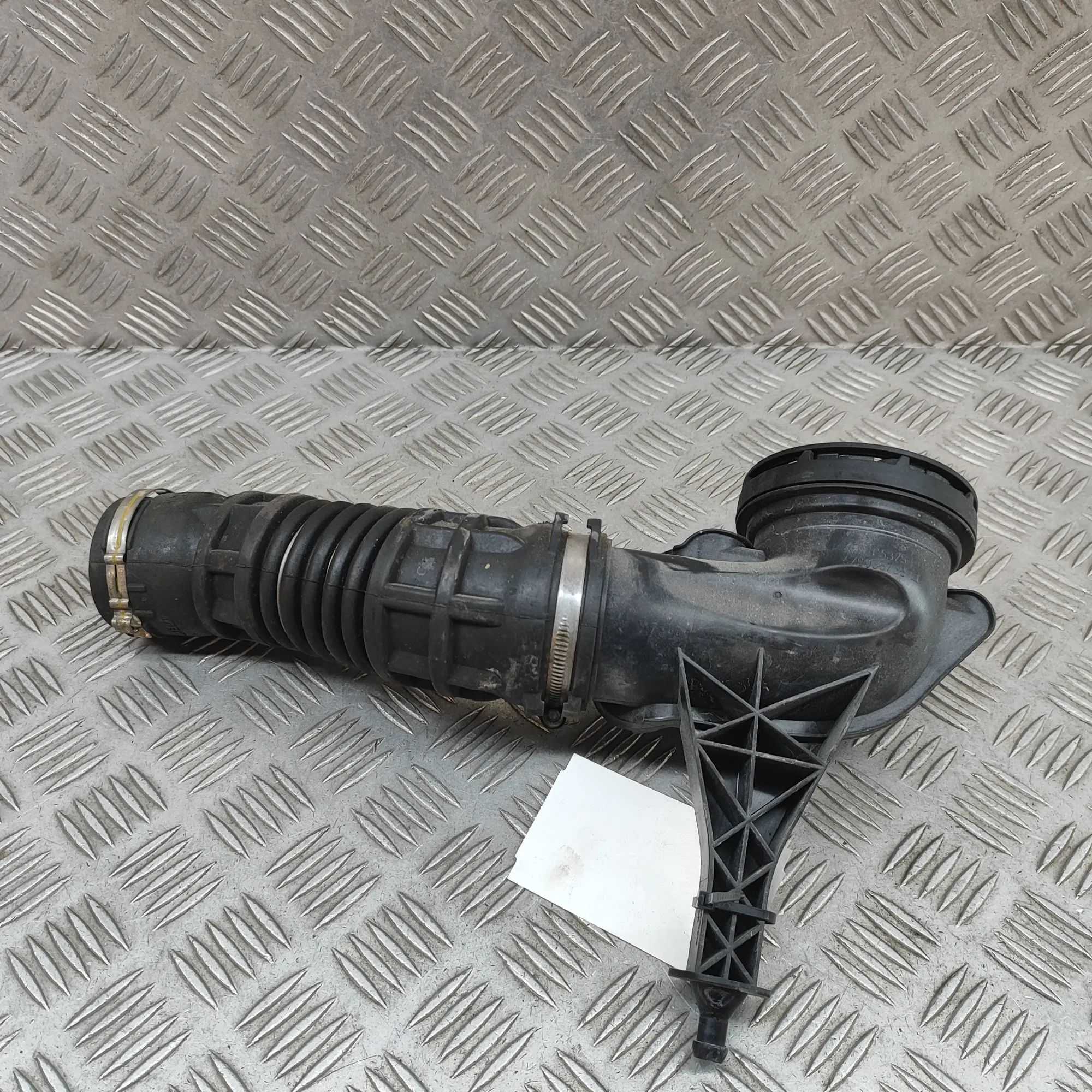 Maserati Ghibli Air Intake Tube Air Intake Tube — MASERATI GHIBLI (M157) (2013-...