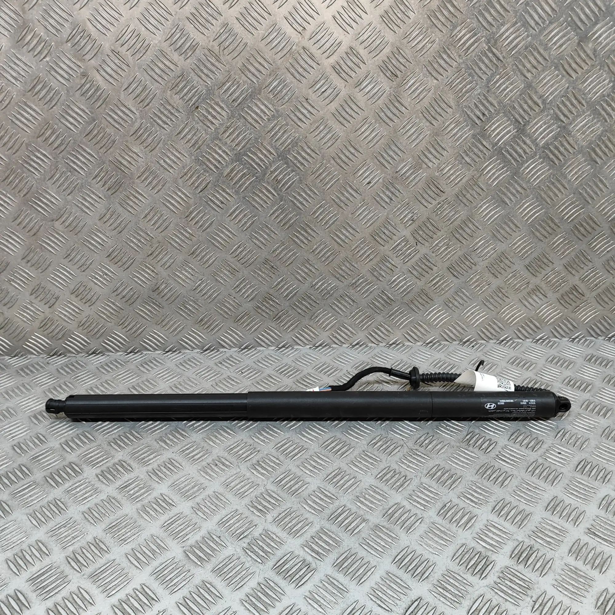 Hyundai Ioniq Left Side Tailgate Gas Strut Left Side Tailgate Gas Strut — HYUNDAI IONIQ (5...