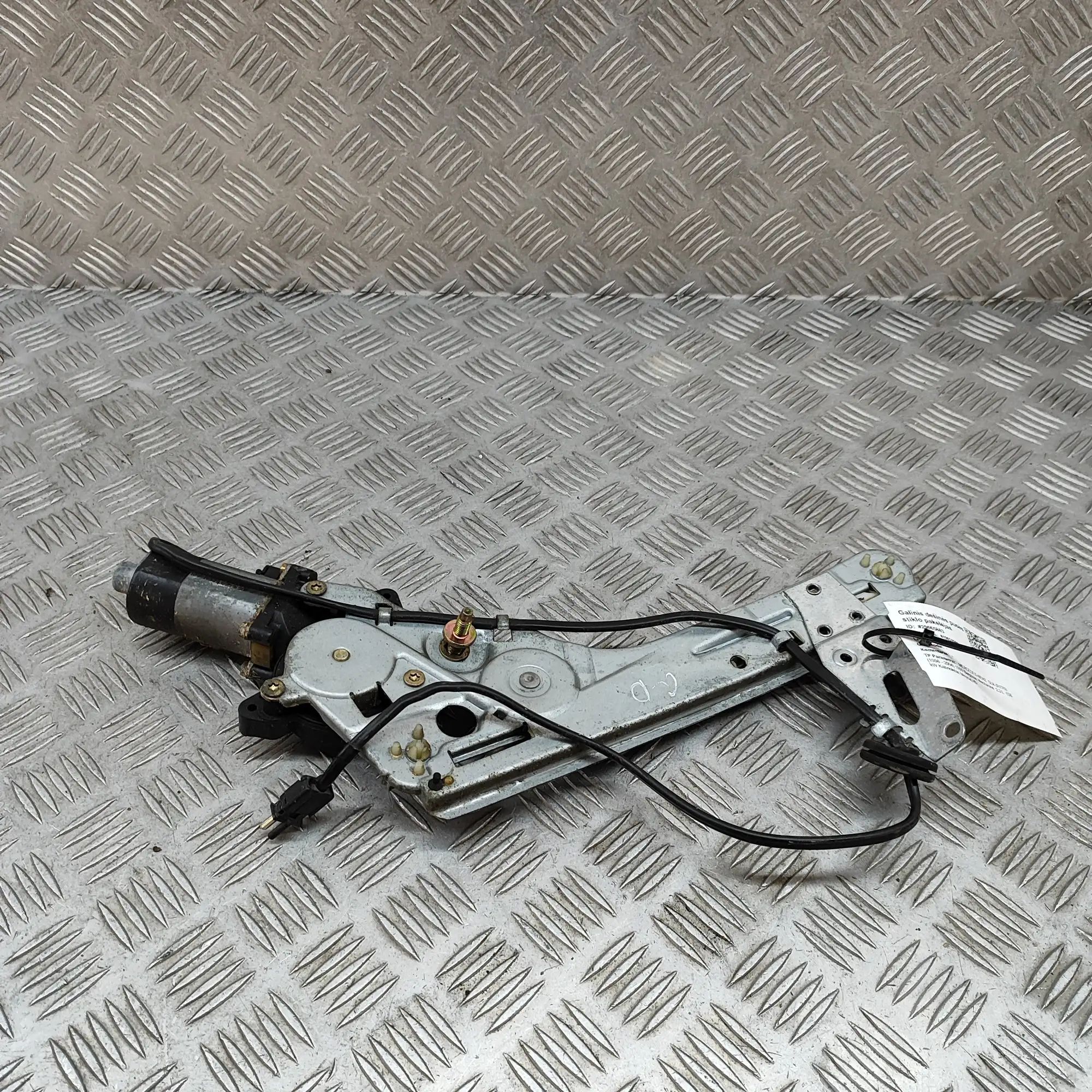 Mercedes-Benz SLK (R170) Front Right Door Window Regulator Front Right Door Window Regulator — MERCEDES BE...