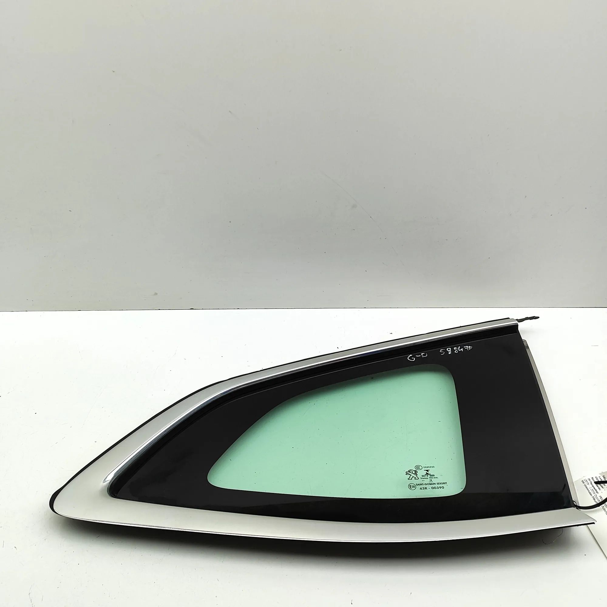 Peugeot 508 Rear Right Quarter Window Rear Right Quarter Window — PEUGEOT 508 (SW II)...