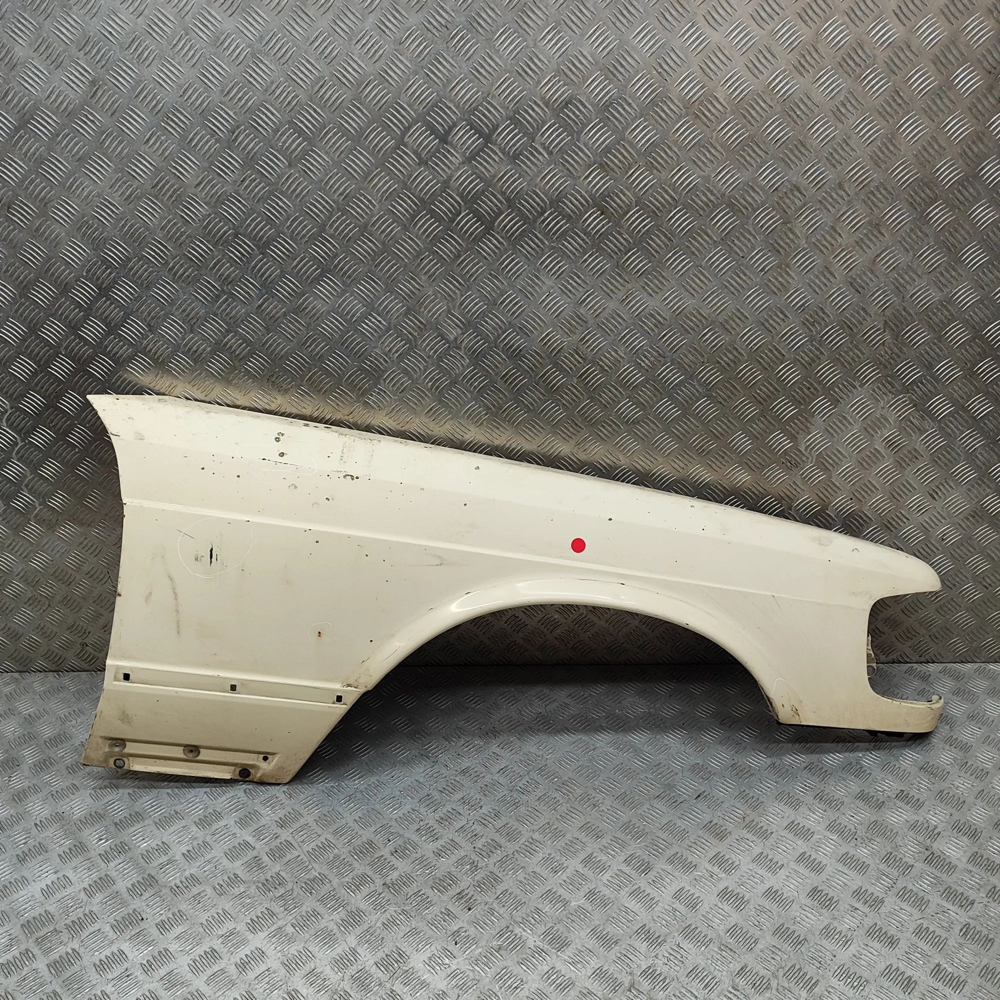 Mercedes-Benz 200 - 300 (W123) Front Right Fender Front Right Fender — MERCEDES BENZ S-CLASS (W12...
