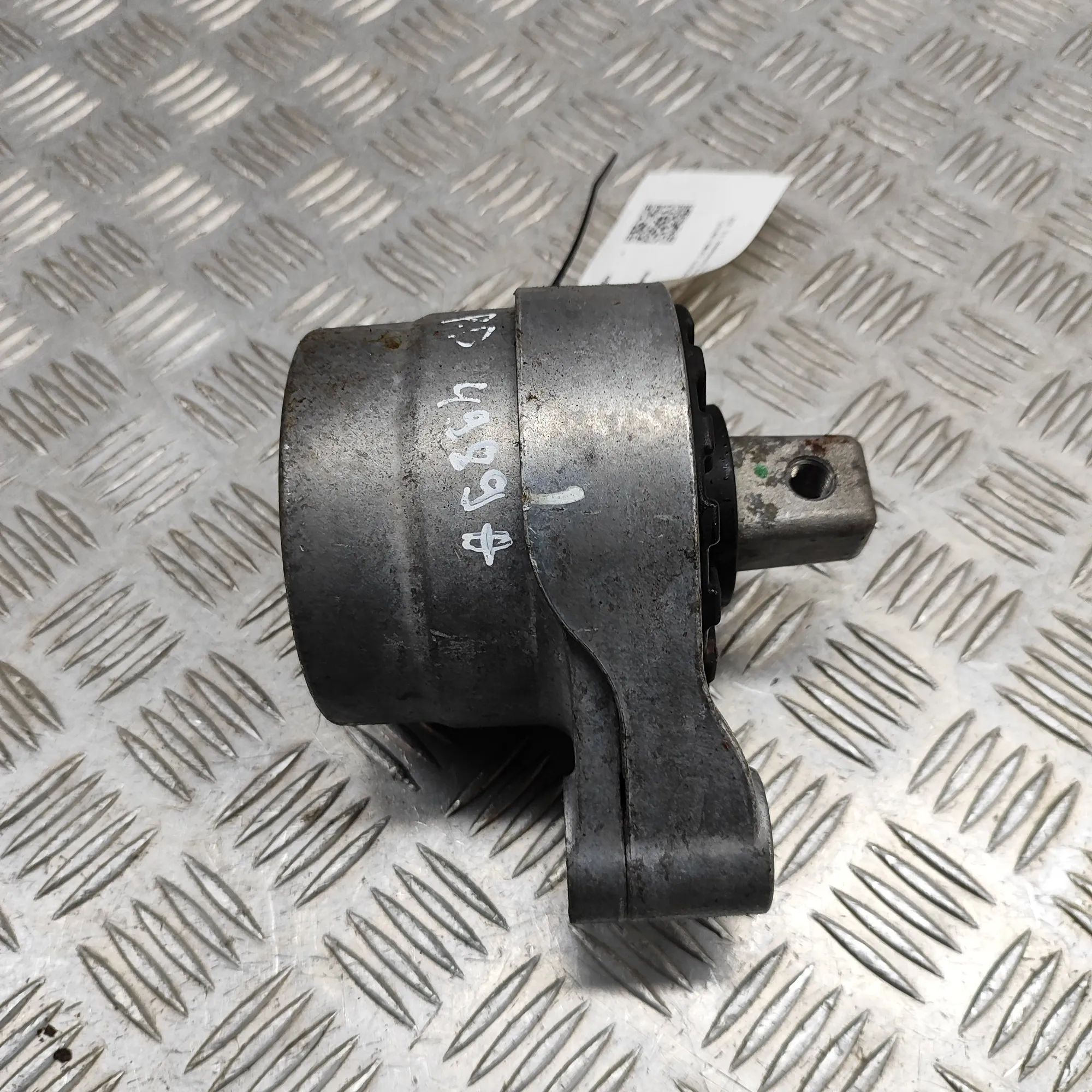 Maserati Ghibli Right Side Engine Mount Right Side Engine Mount — MASERATI GHIBLI (M157...