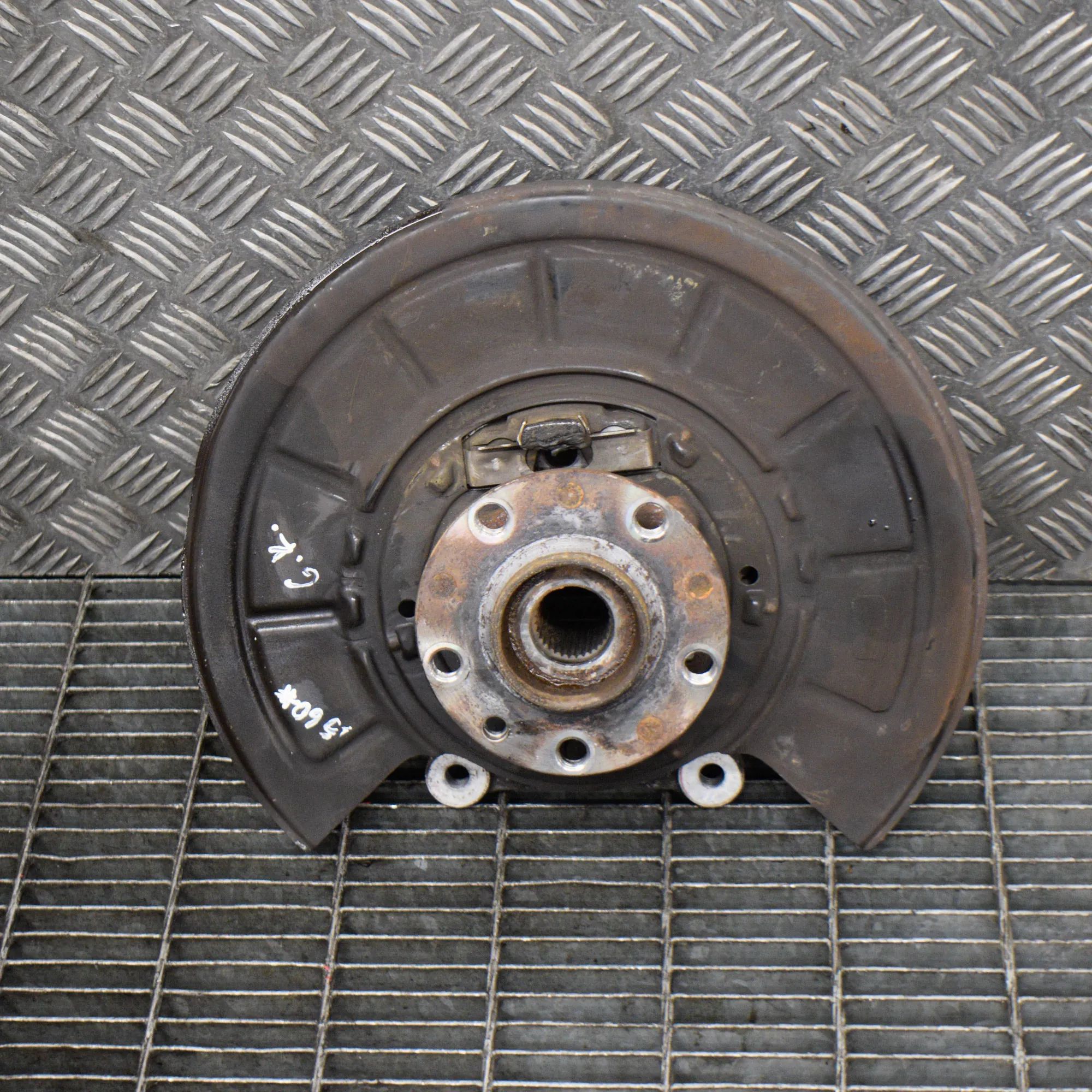 Maserati Ghibli Rear Left Wheel Hub Spindle Rear Left Wheel Hub Spindle — MASERATI GHIBLI (...