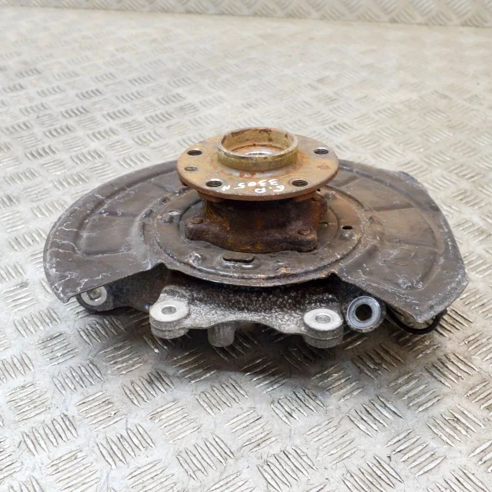 Maserati Quattroporte Rear Right Wheel Hub Rear Right Wheel Hub — MASERATI QUATTROPORTE (V...
