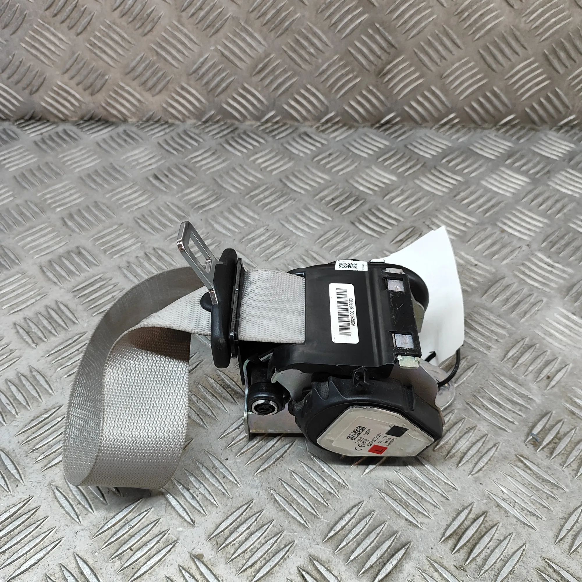 Mercedes-Benz ML / GLE (W166) Rear Left Seatbelt Rear Left Seatbelt — MERCEDES BENZ GLE (Coupe C...