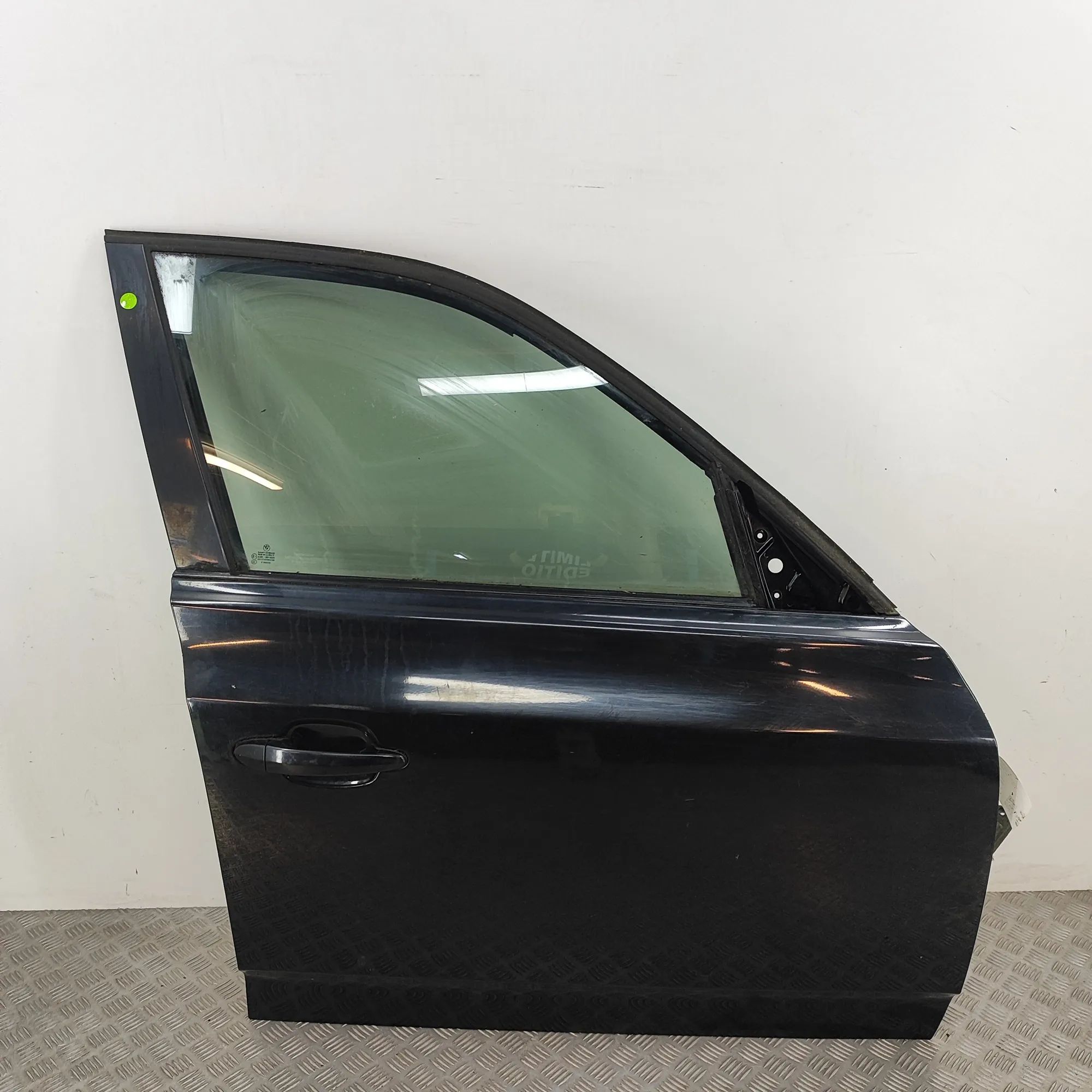 BMW X3 (E83) Door — front right Door — front right — BMW X3 (E83) (2003-2011) —...