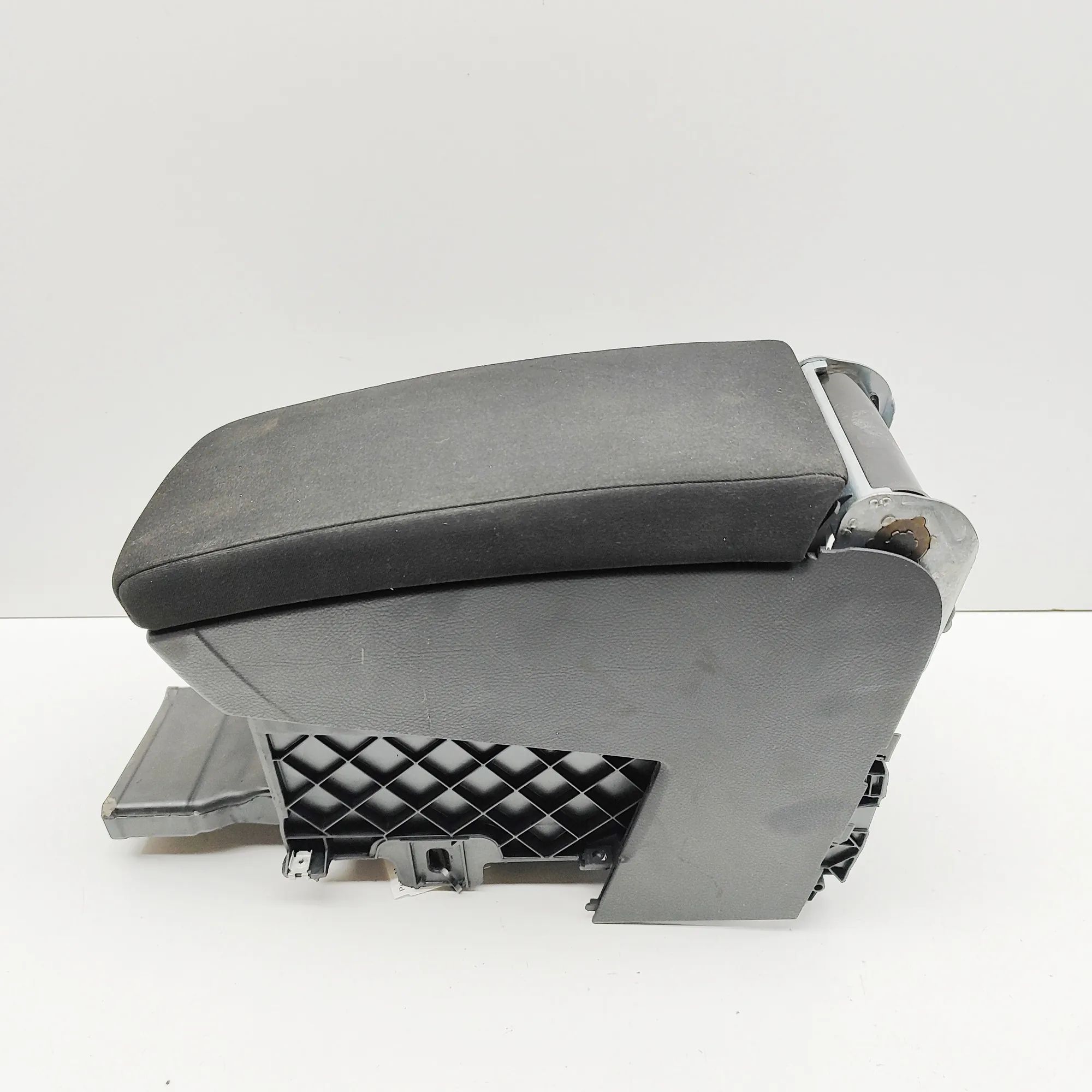 Volkswagen Passat (B7) Käetugi, tagaistmes Armrest — VW PASSAT (B7 362) (2010-2014) — 3C08...
