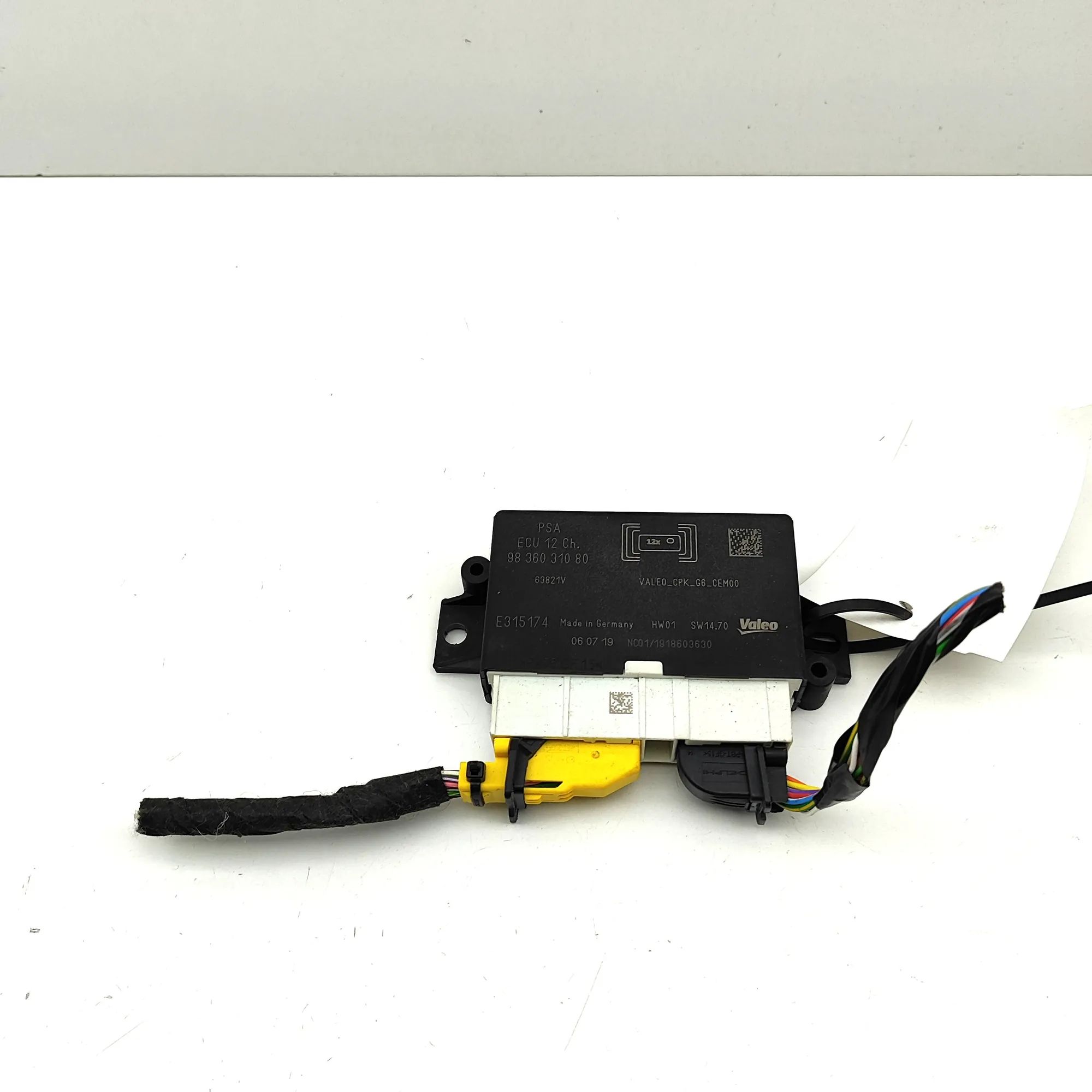 Peugeot 508 PDC Parking Sensor Control Unit PDC Parking Sensor Control Unit — PEUGEOT 508 (...