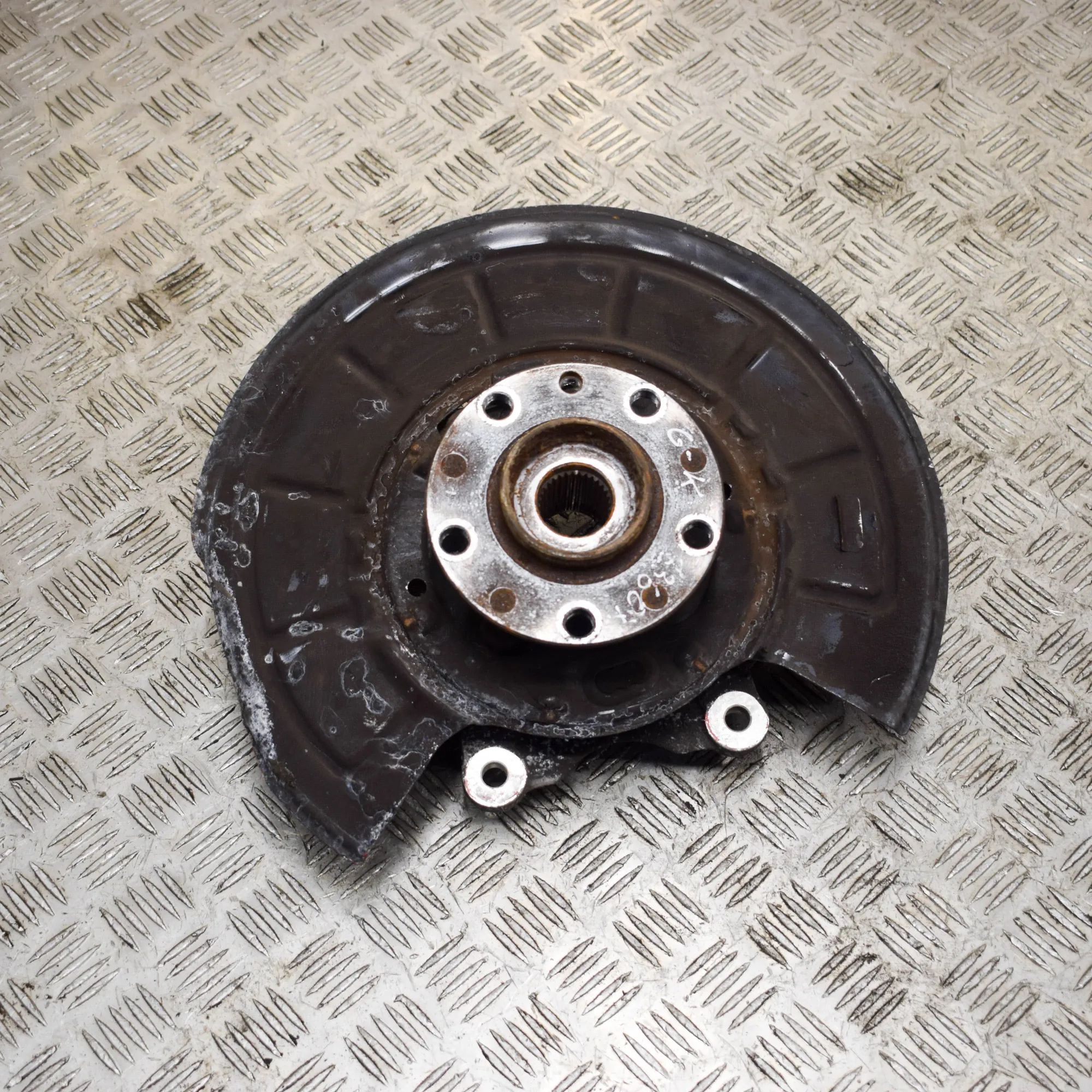 Maserati Ghibli Rear Left Wheel Hub Spindle Rear Left Wheel Hub Spindle — MASERATI GHIBLI (...