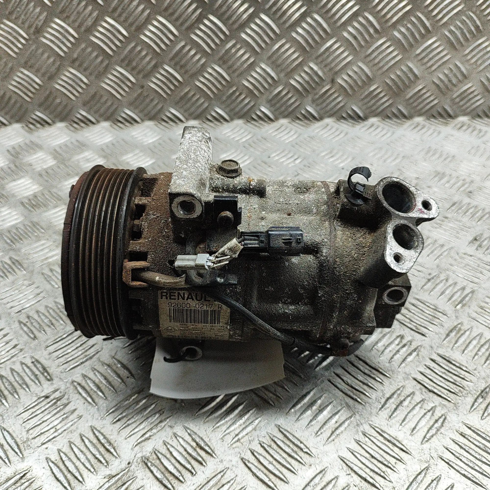 Nissan Qashqai (J11) Air-conditioning compressor Air-conditioning compressor — NISSAN QASHQAI (I...