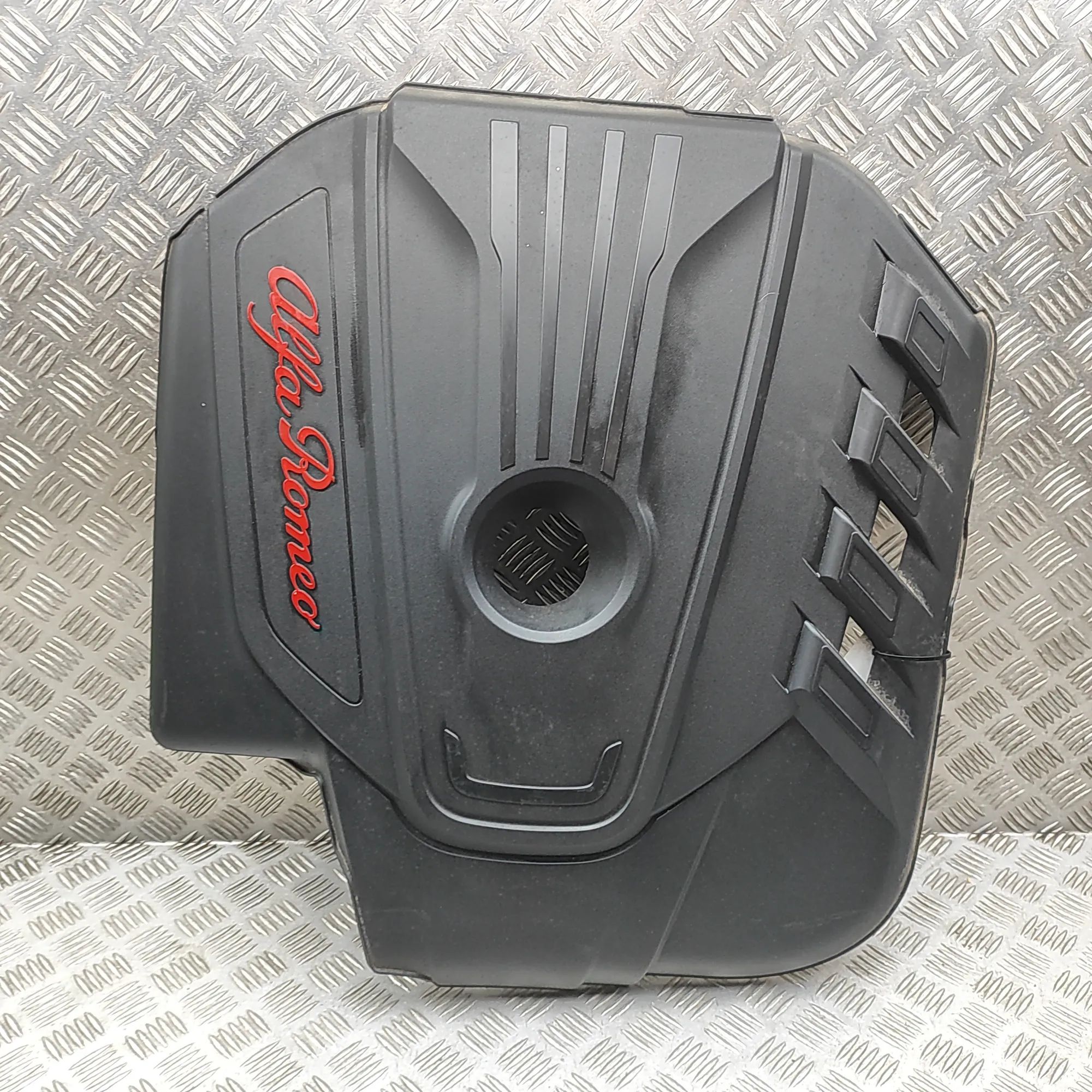 Alfa-Romeo Stelvio Engine cover Engine cover — ALFA ROMEO STELVIO (949_) (2016-...