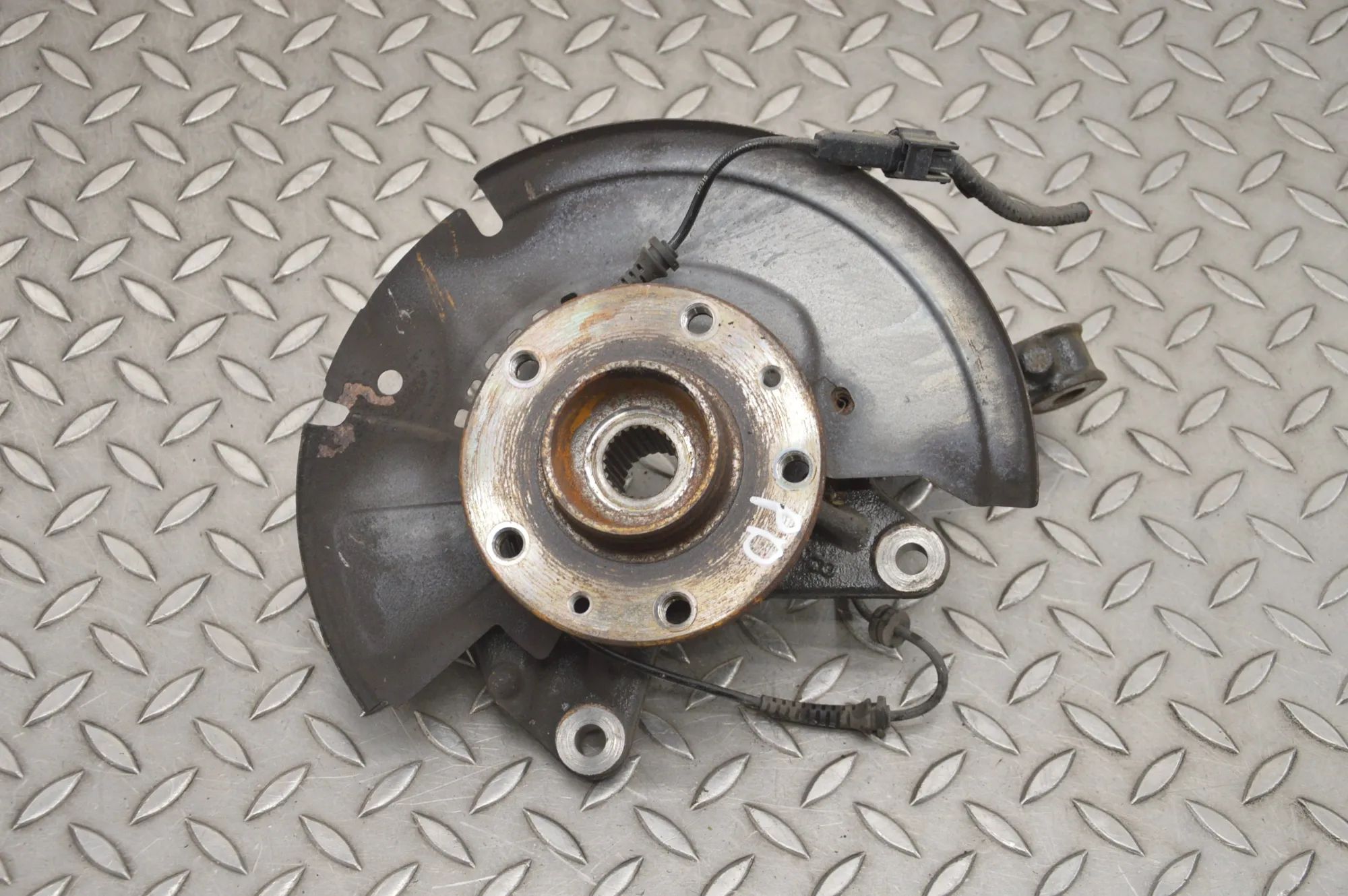 Nissan Juke Front Right Wheel Hub Front Right Wheel Hub — NISSAN JUKE (F16) (2019...