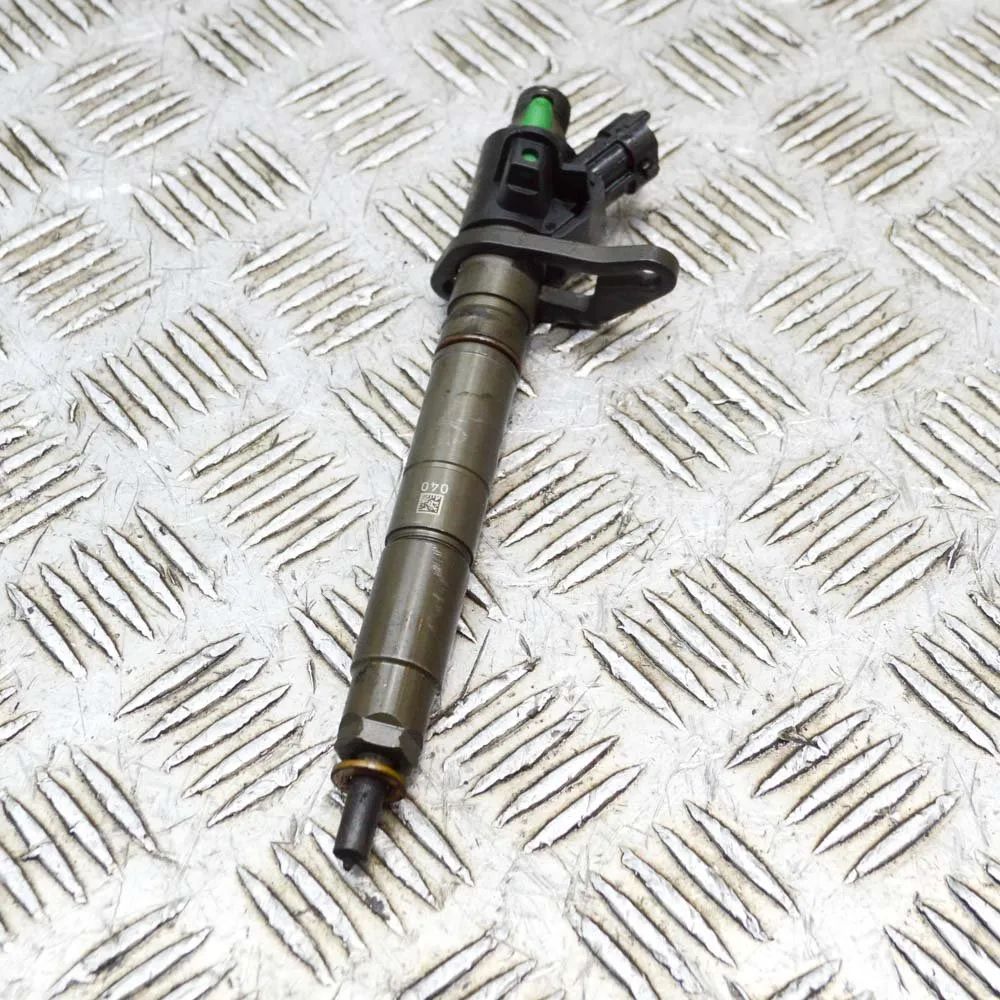 Land Rover Range Rover (L405) Fuel Injector Fuel injector — LAND ROVER RANGE ROVER (IV L405...