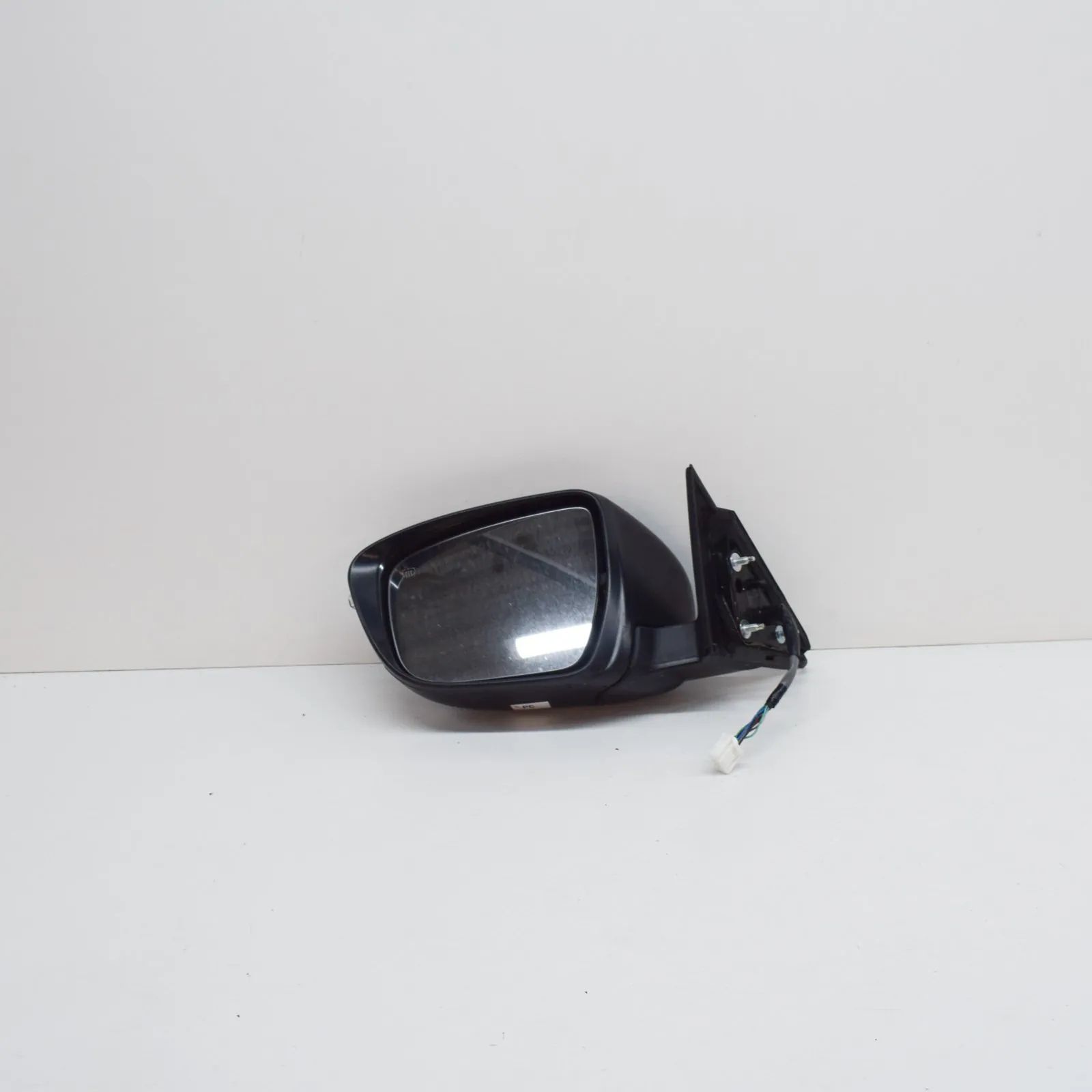 Nissan X-Trail / Rogue Left Side Wing Mirror