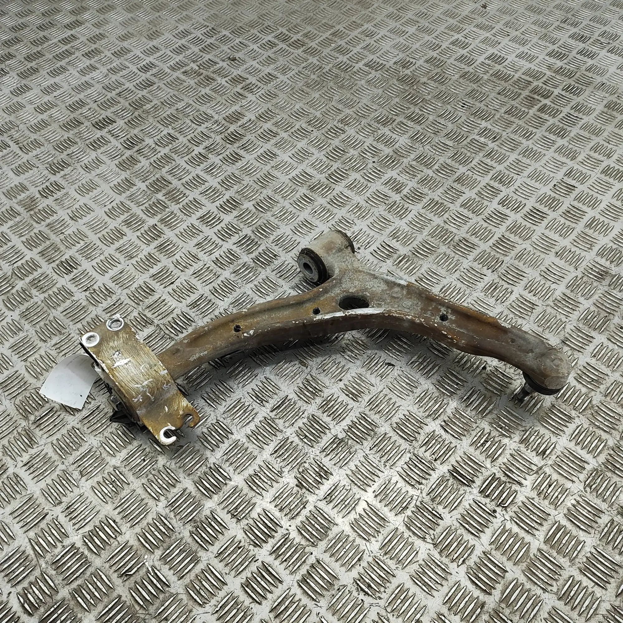 Mercedes-Benz GLA (X156) Front Left Lower Control Arm Front Left Lower Control Arm — MERCEDES BENZ GL...