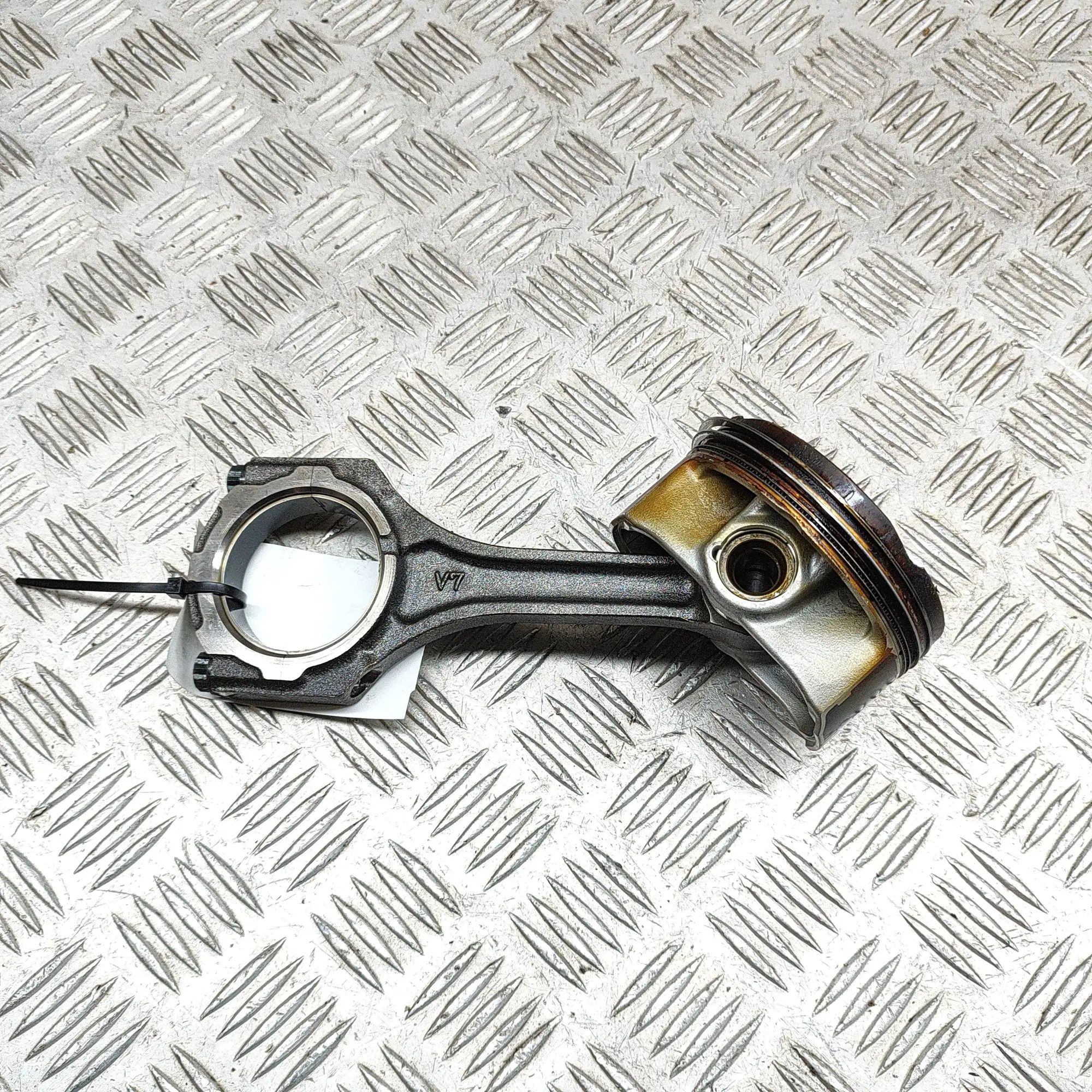 Lexus RX Piston Piston — LEXUS RX (_L2_) (2015-...) — 13201-392...