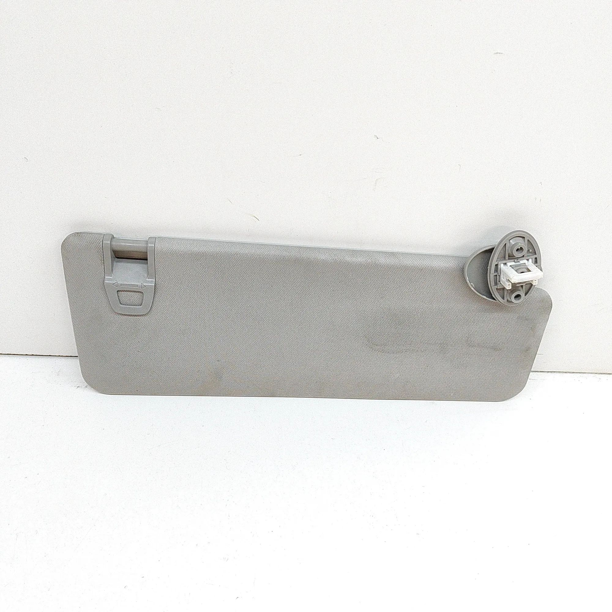Toyota Sienna Left Side Sun Visor Left Side Sun Visor — TOYOTA SIENNA (_L4_) (202...