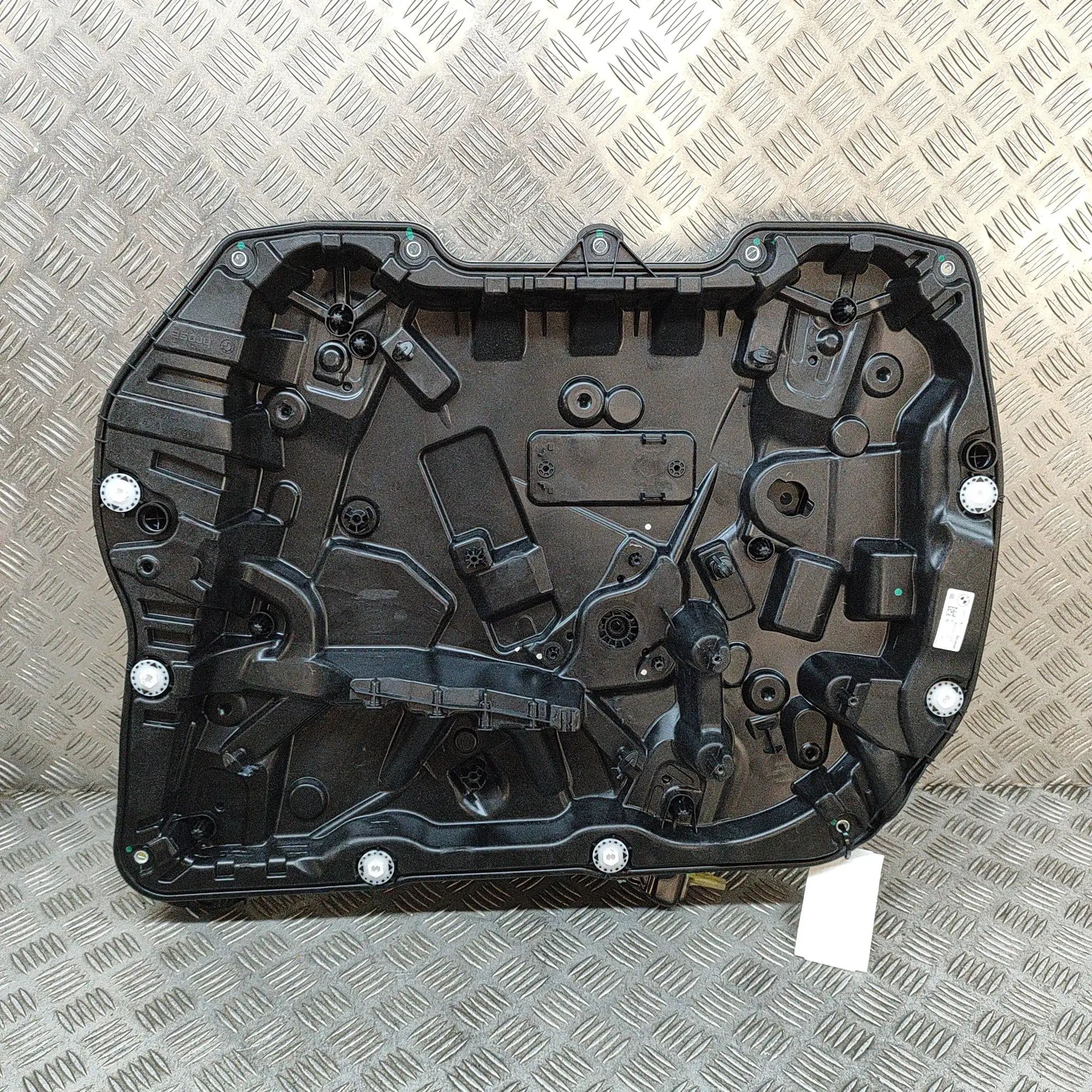 BMW X5 (G05) Front Right Door Window Regulator Front Right Door Window Regulator — BMW X5 (G05...