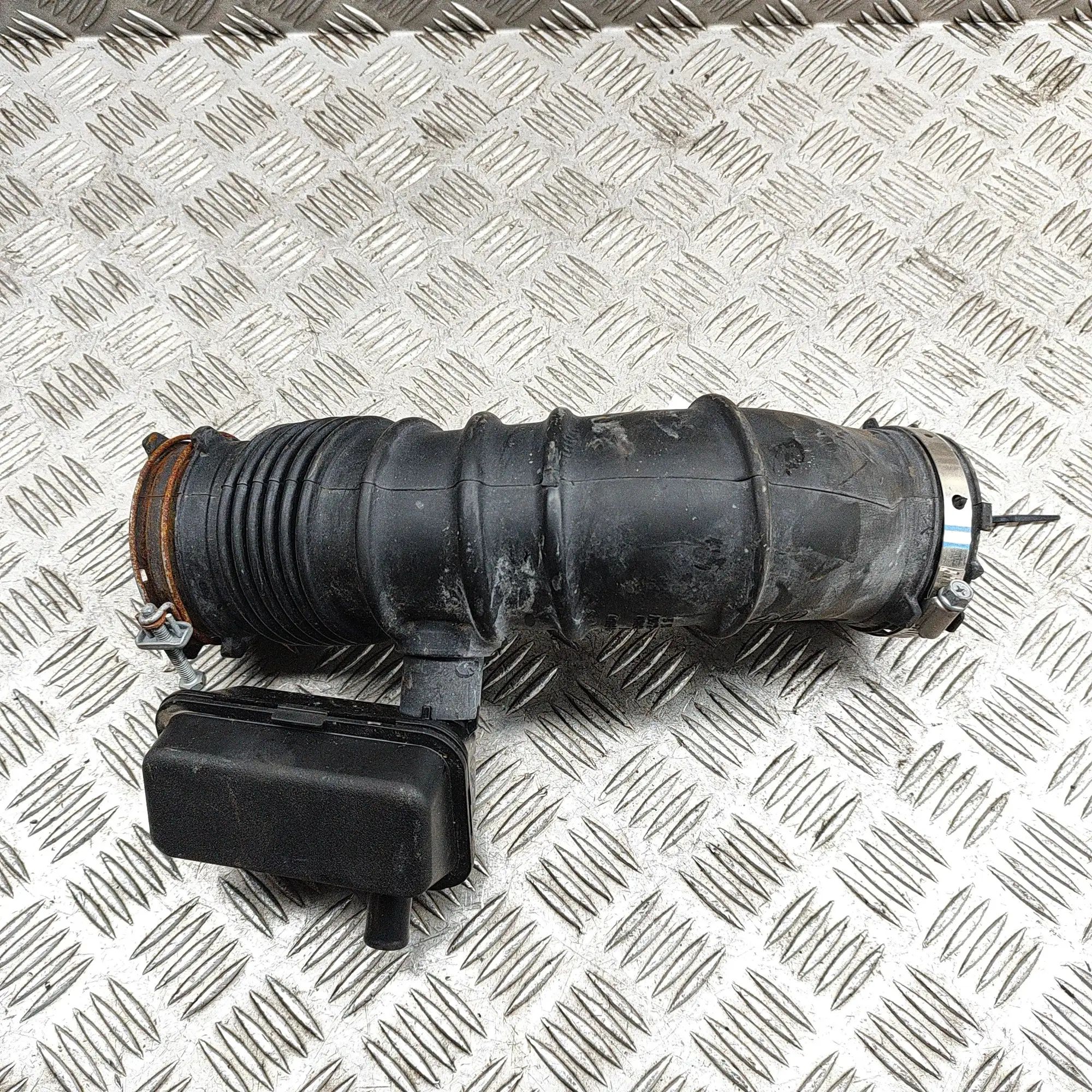 Toyota Sienna Air Intake Tube Air Intake Tube — TOYOTA SIENNA (_L4_) (2020-.....