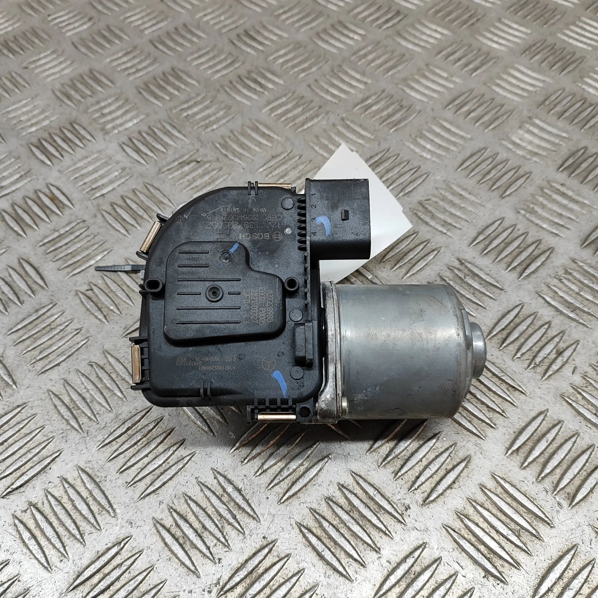 Mercedes-Benz EQC (N293) Front Windshield Wiper Mechanism Motor Front Windshield Wiper Mechanism Motor — MERCED...