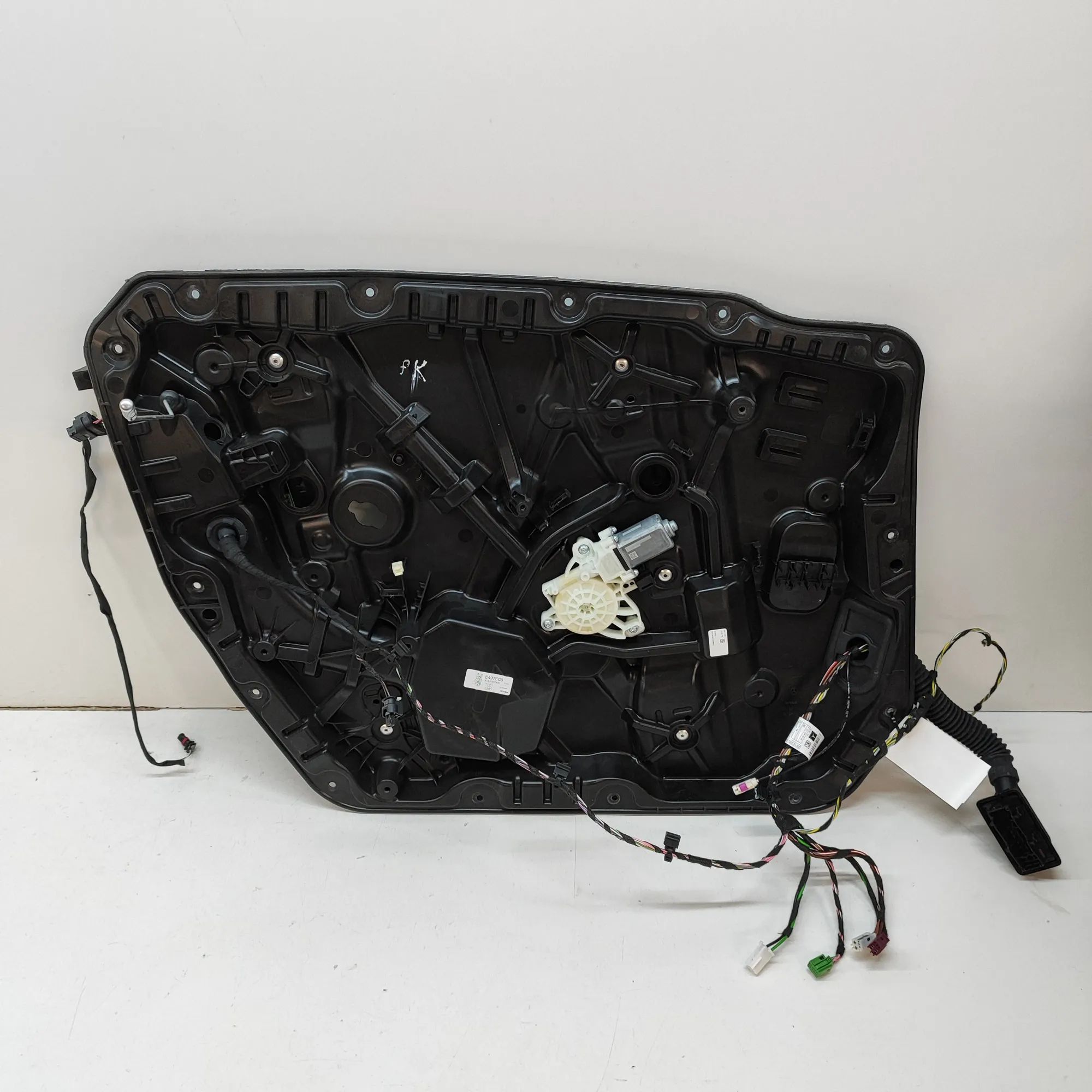 Mercedes-Benz GLE (W167) Front Left Door Window Regulator Front Left Door Window Regulator — MERCEDES BEN...