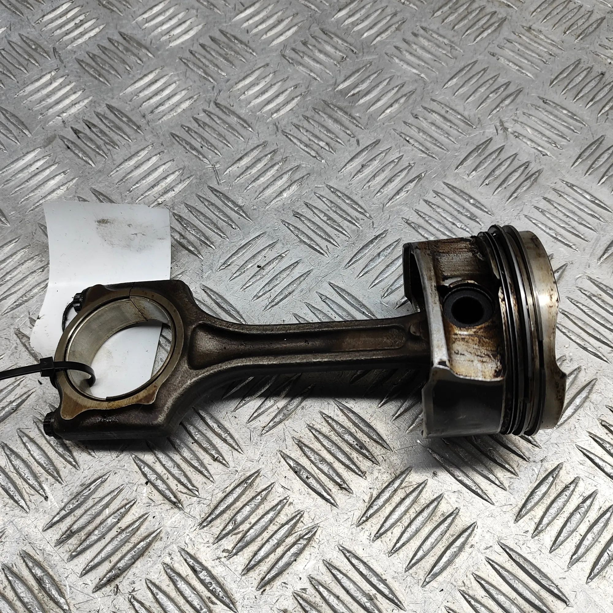 Mini One, Cooper, Clubman (R55 - R59) Piston Piston — MINI COOPER (R56) (2005-2013) — 989465...