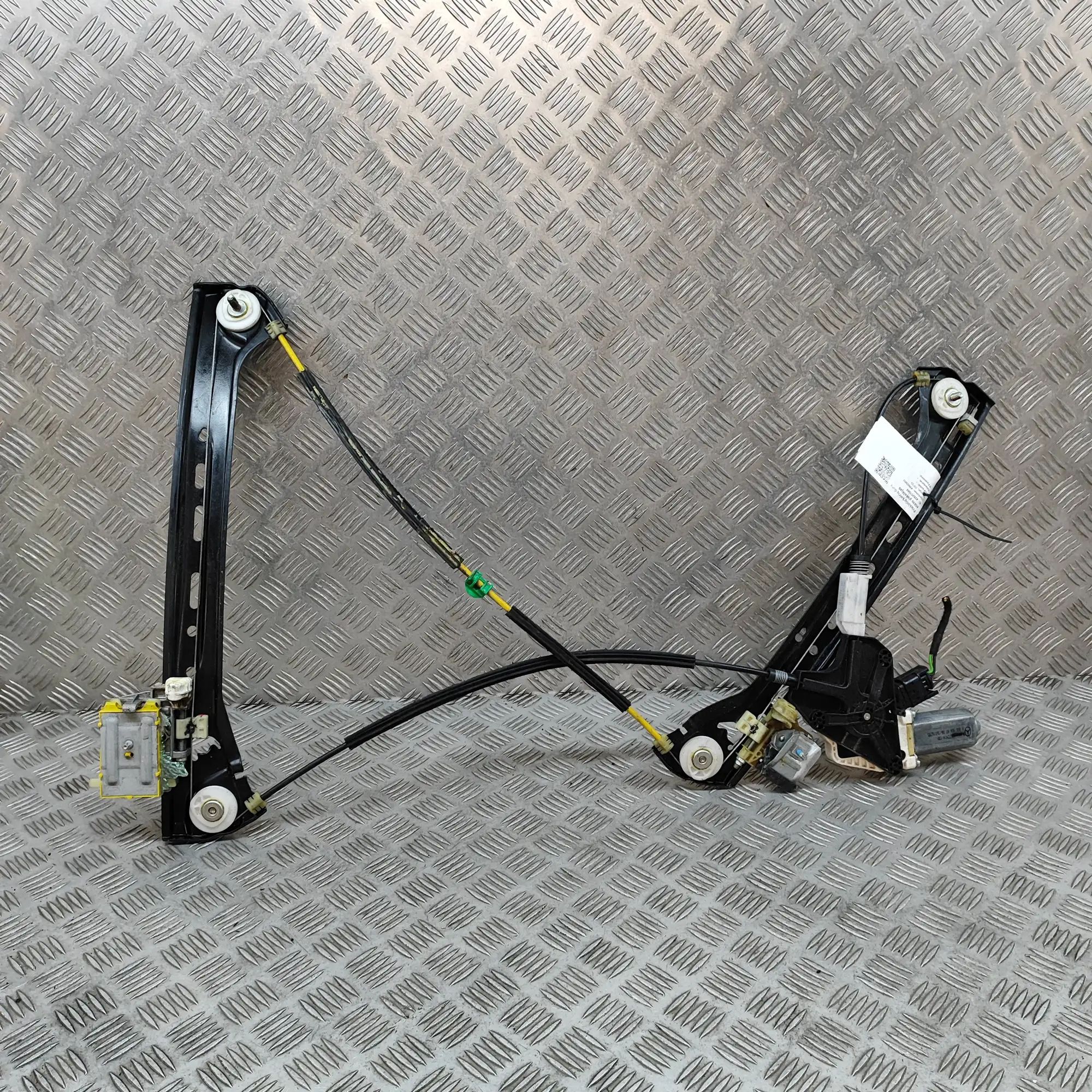 Mercedes-Benz A (W176) Front Left Door Window Regulator Front Left Door Window Regulator — MERCEDES BEN...