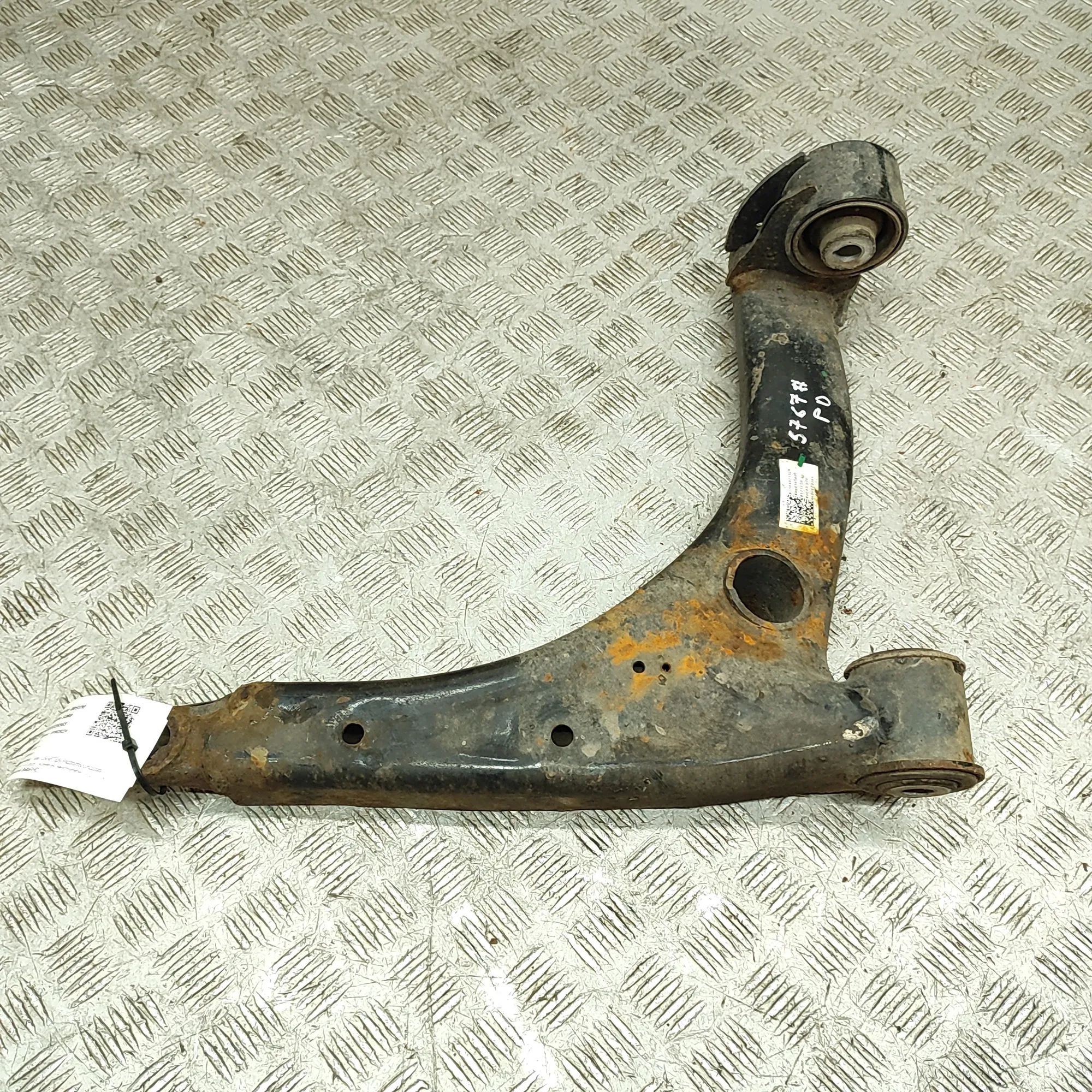 Volkswagen Crafter Front Right Lower Control Arm Front Right Lower Control Arm — VW CRAFTER (Pla...